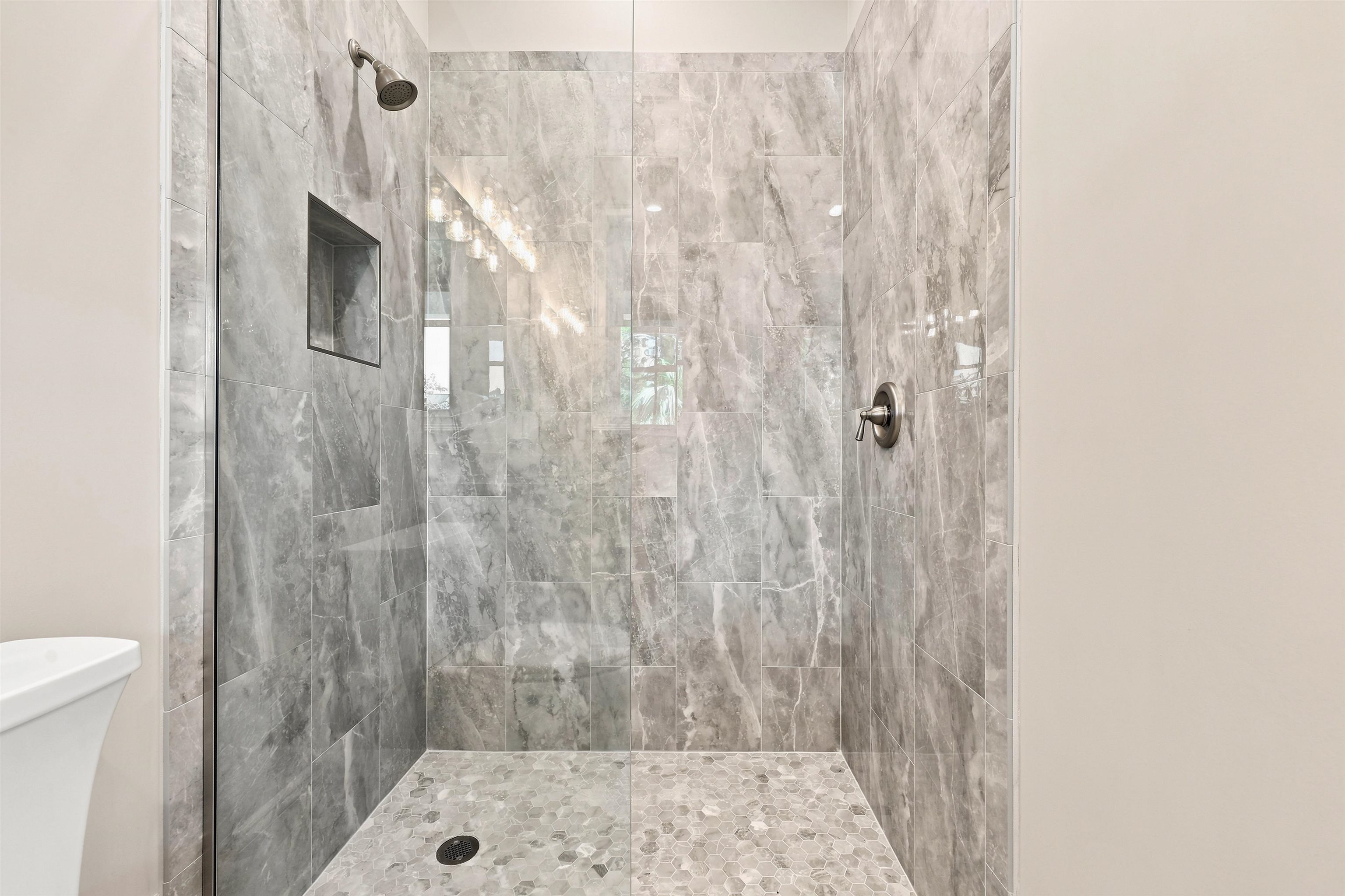 2104 Clematis Ct. Property Photo 14