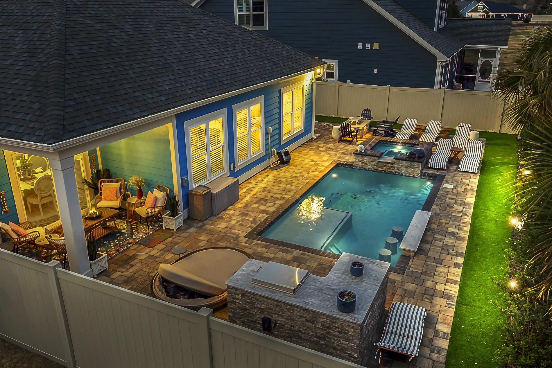 1300 Doubloon Dr. Property Photo 11