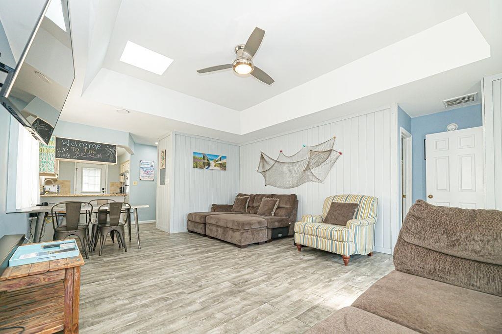 4714 Woodland St. Property Photo 4
