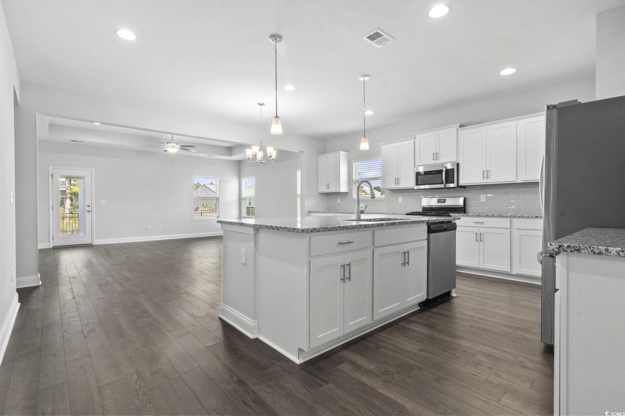 225 Astoria Park Loop Property Photo 7