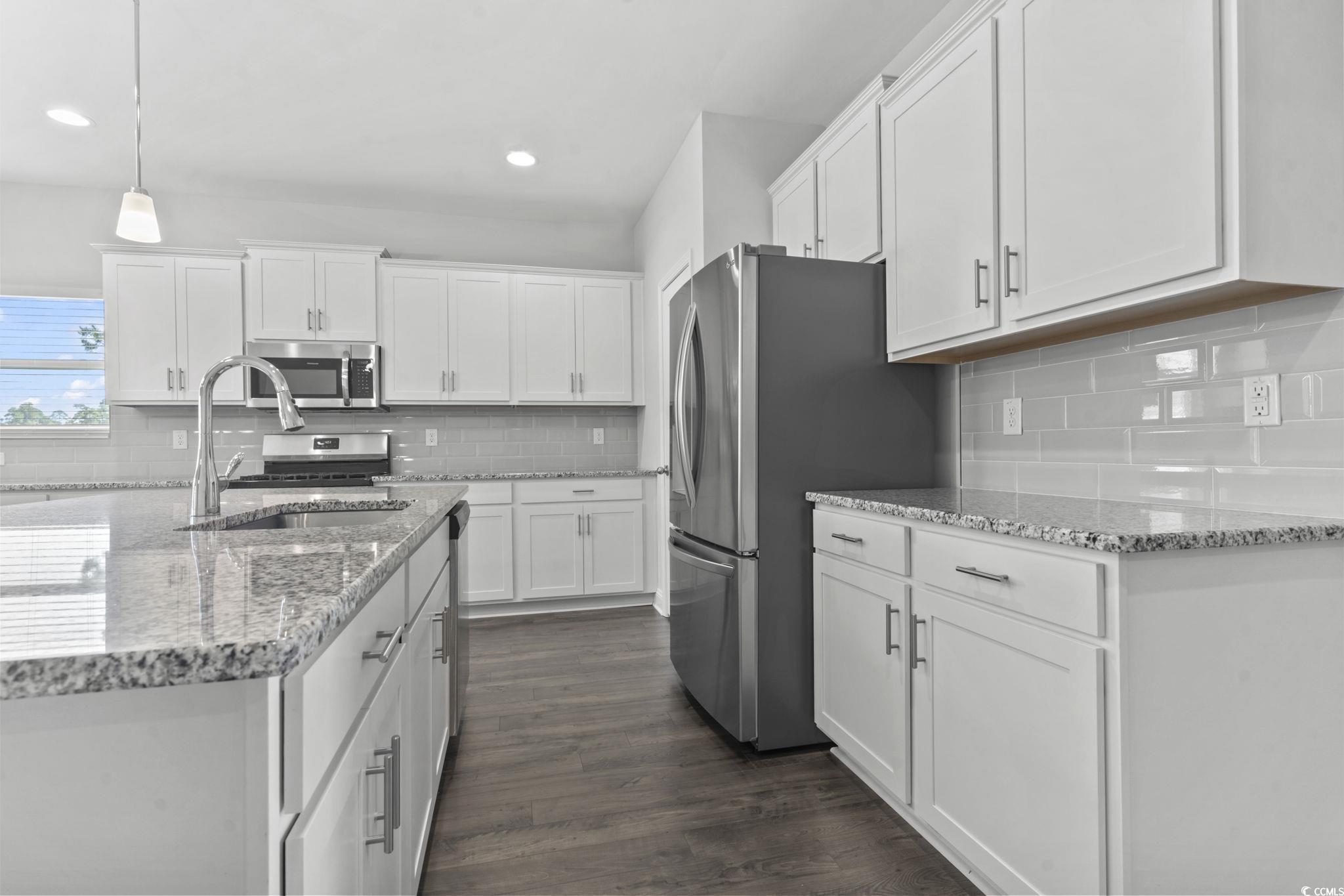225 Astoria Park Loop Property Photo 8