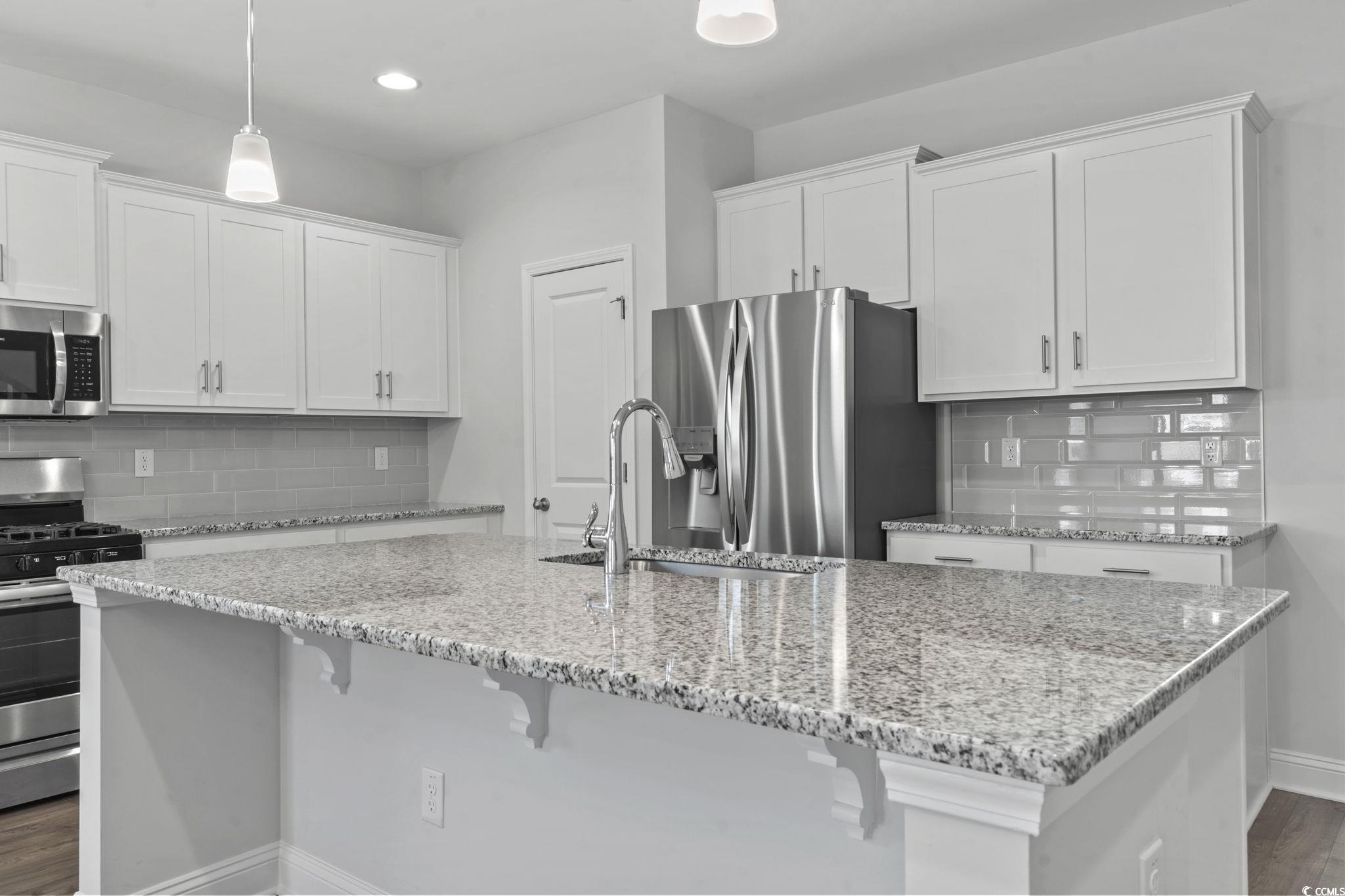 225 Astoria Park Loop Property Photo 9