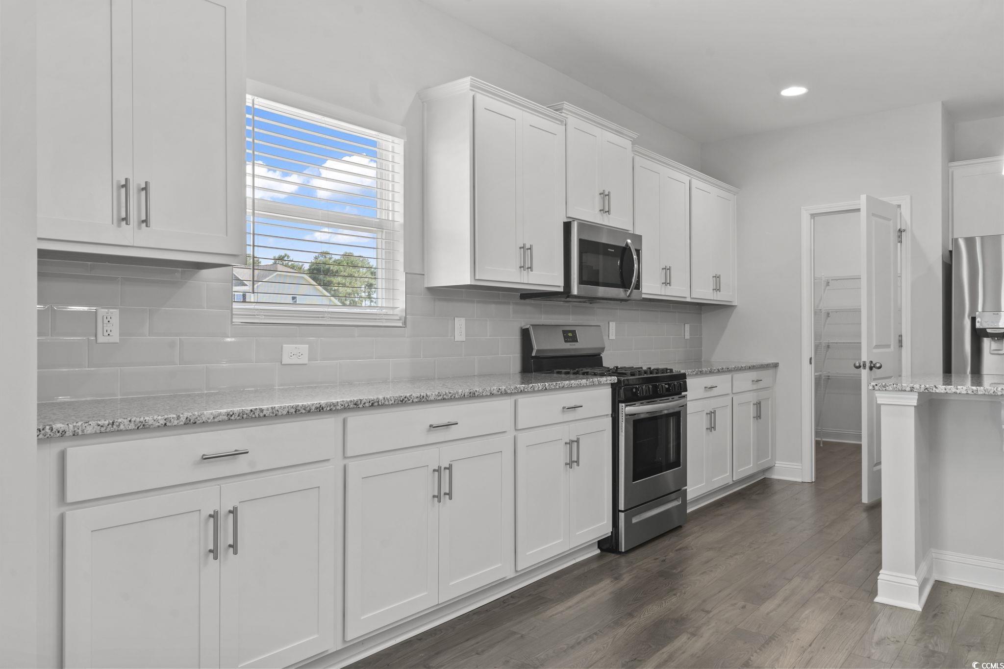 225 Astoria Park Loop Property Photo 10