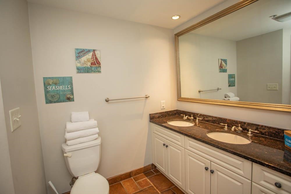 100 North Beach Blvd. Property Photo 34