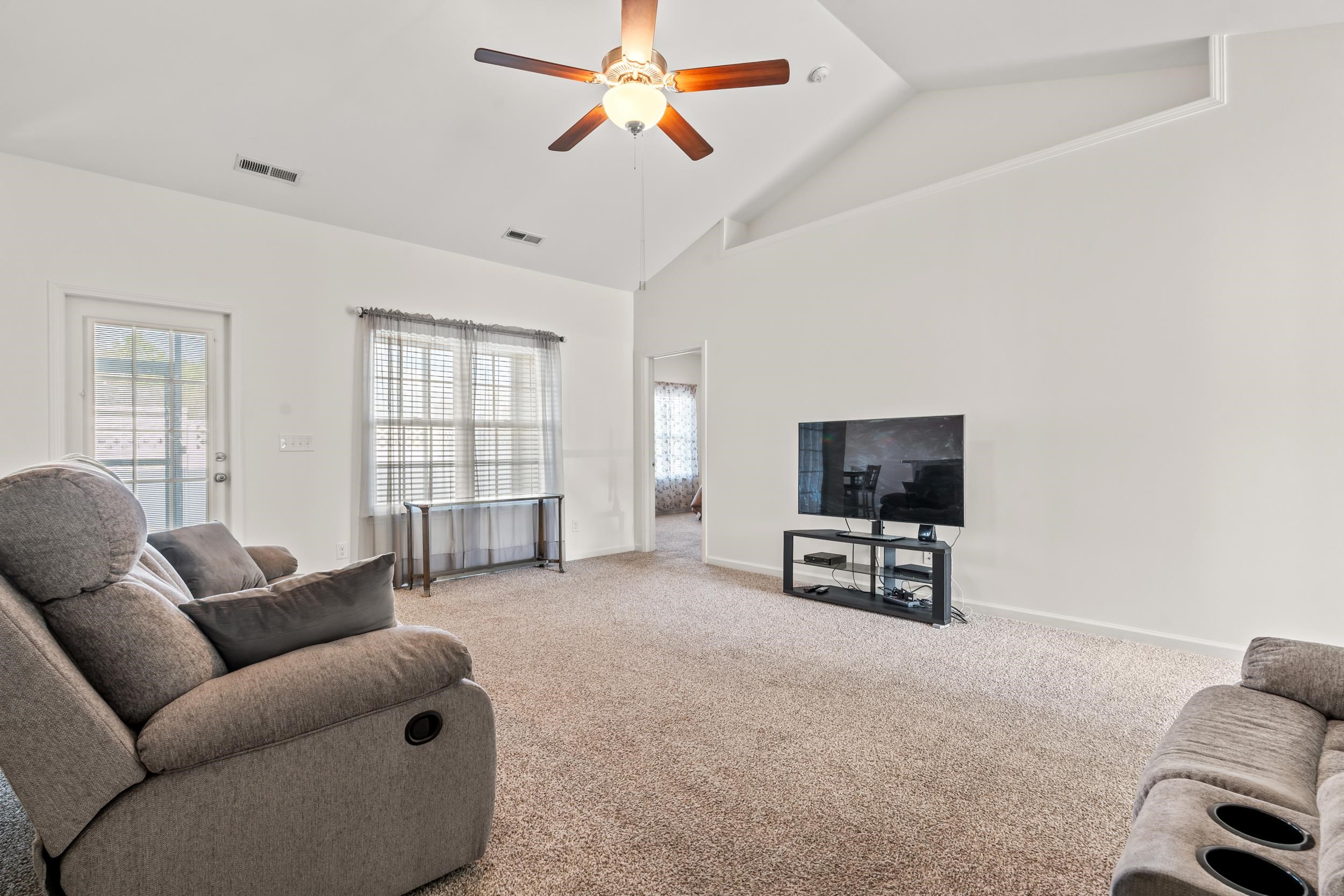 101 Palm Terrace Loop Property Photo 6