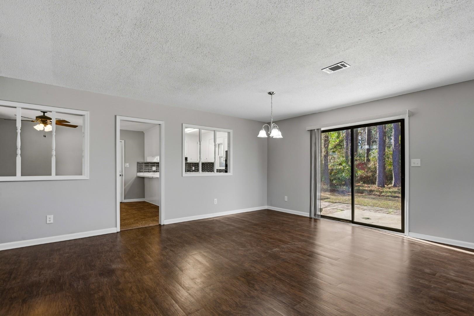 305 Watson St. Property Photo 8