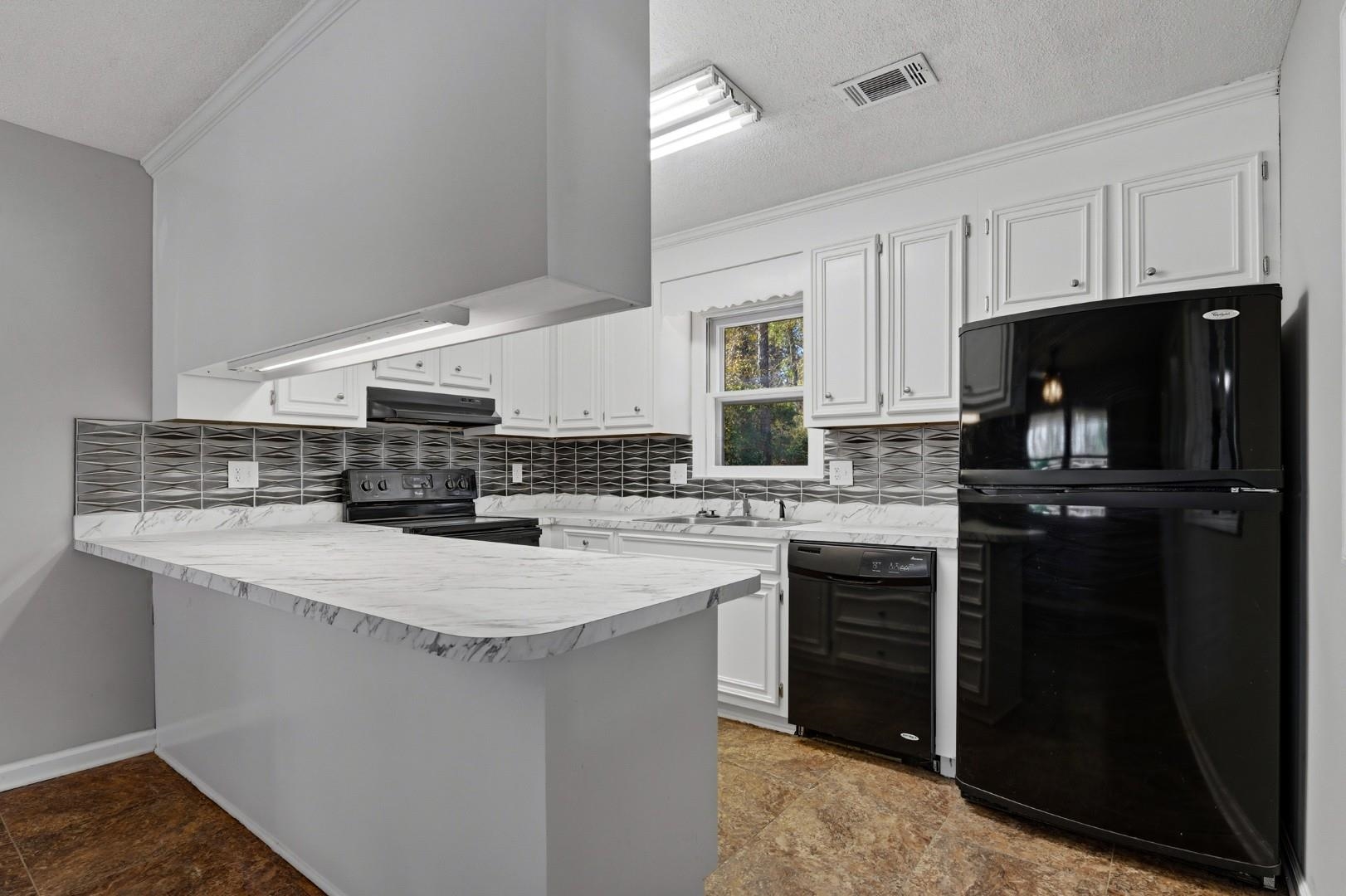 305 Watson St. Property Photo 10