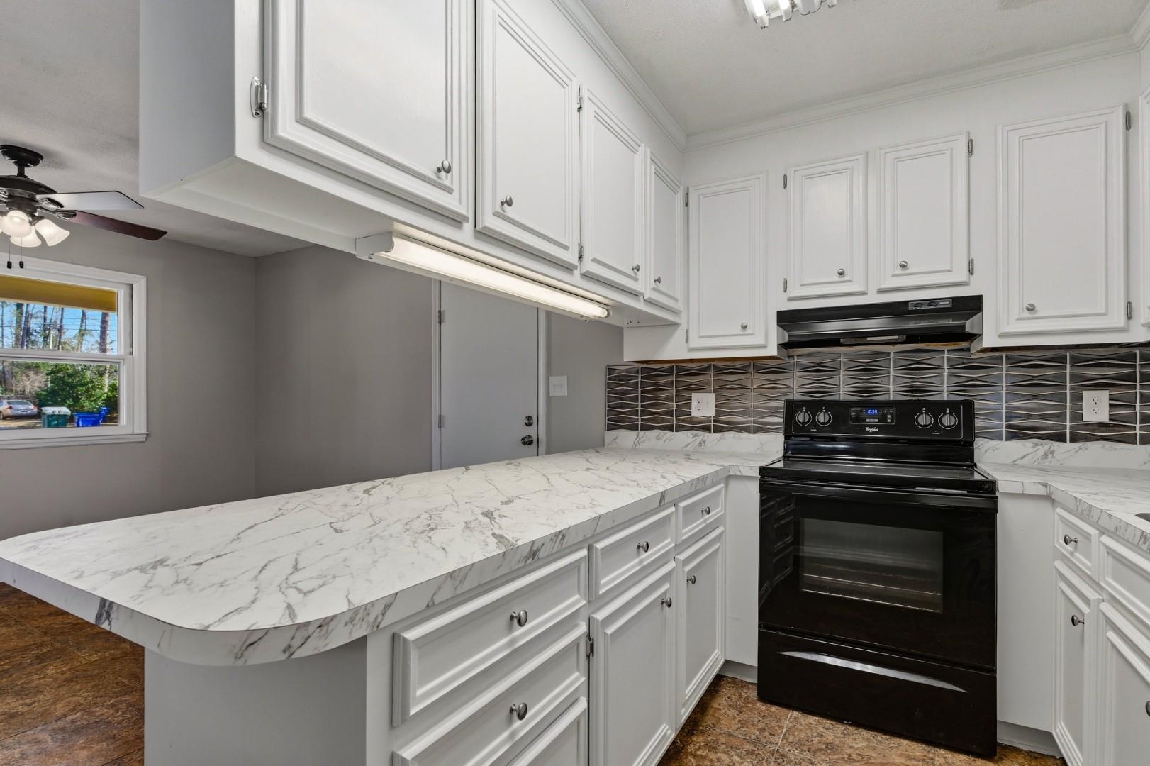 305 Watson St. Property Photo 12