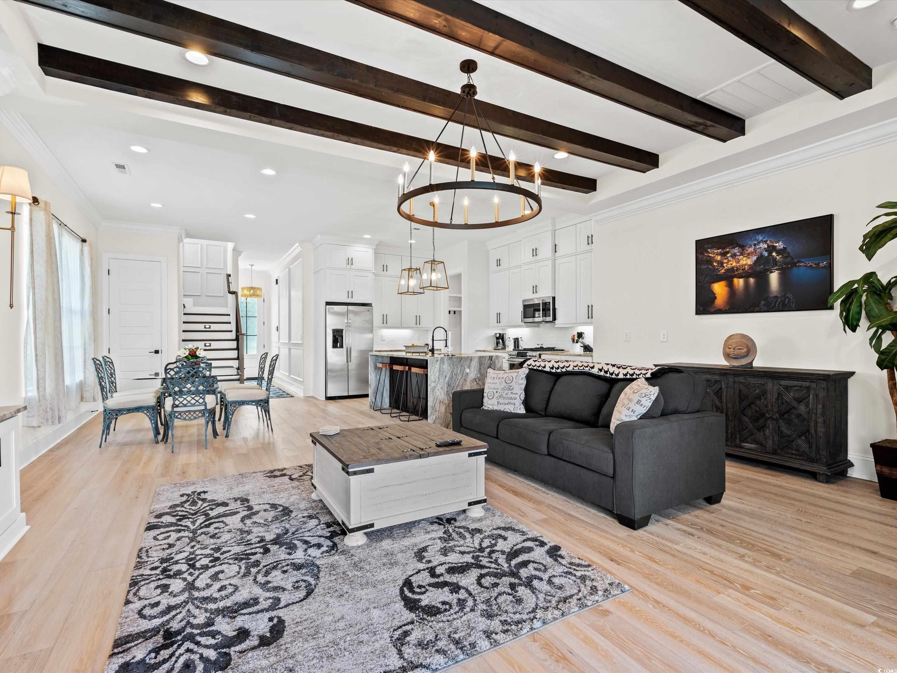 6723 Ocean Breeze Loop Property Photo 5