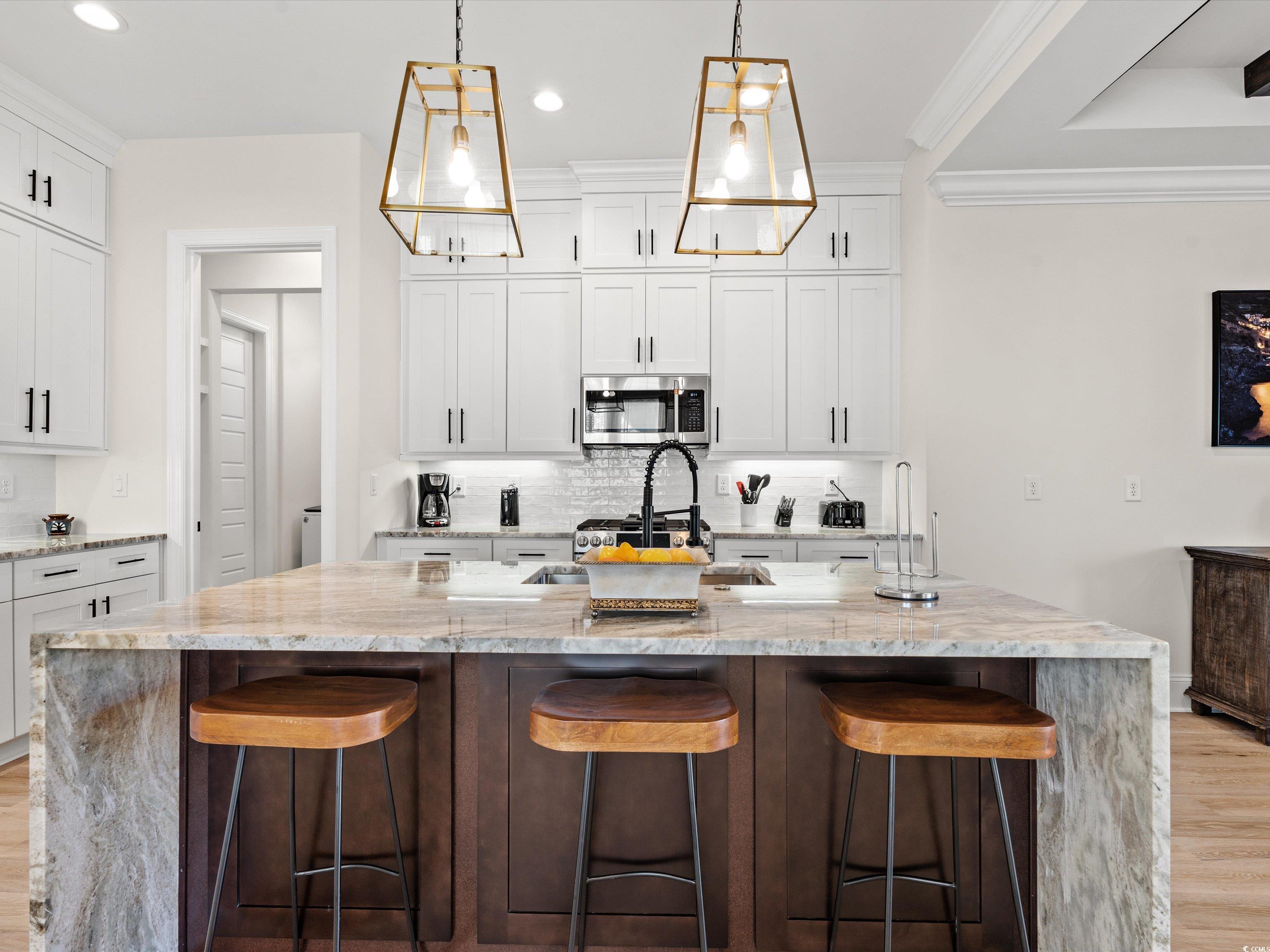 6723 Ocean Breeze Loop Property Photo 10