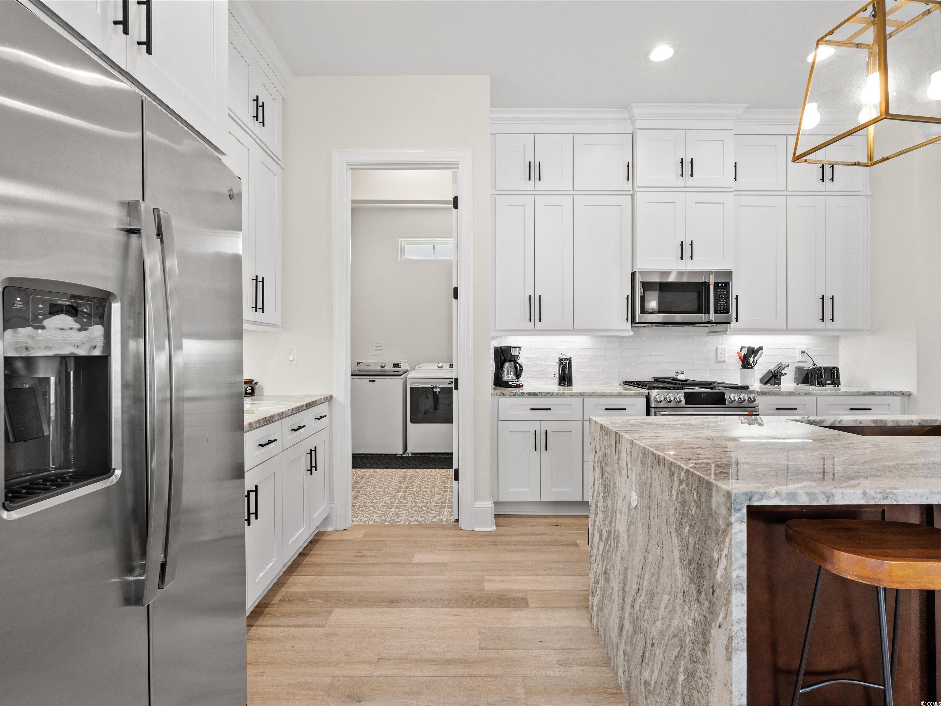 6723 Ocean Breeze Loop Property Photo 11