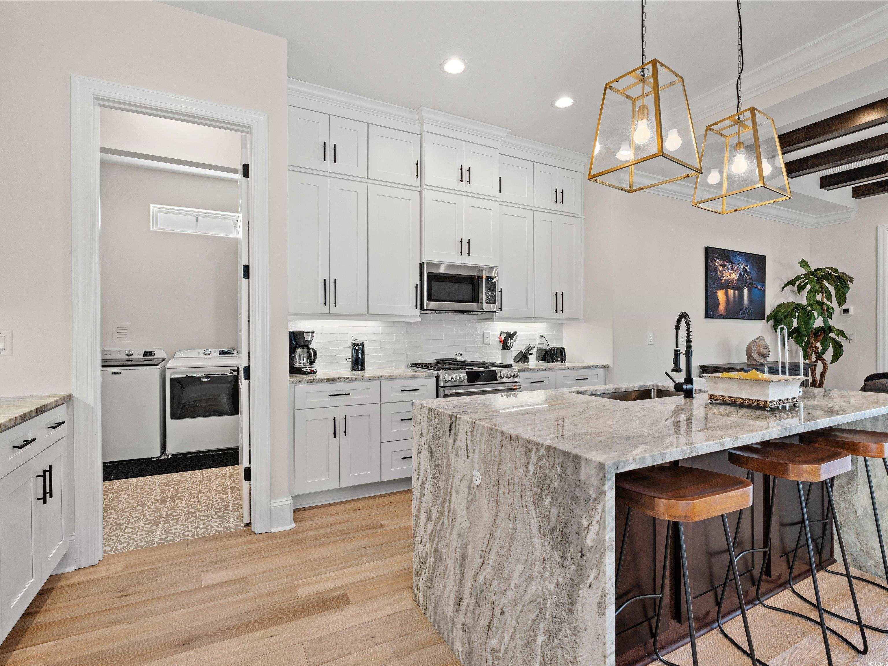 6723 Ocean Breeze Loop Property Photo 12