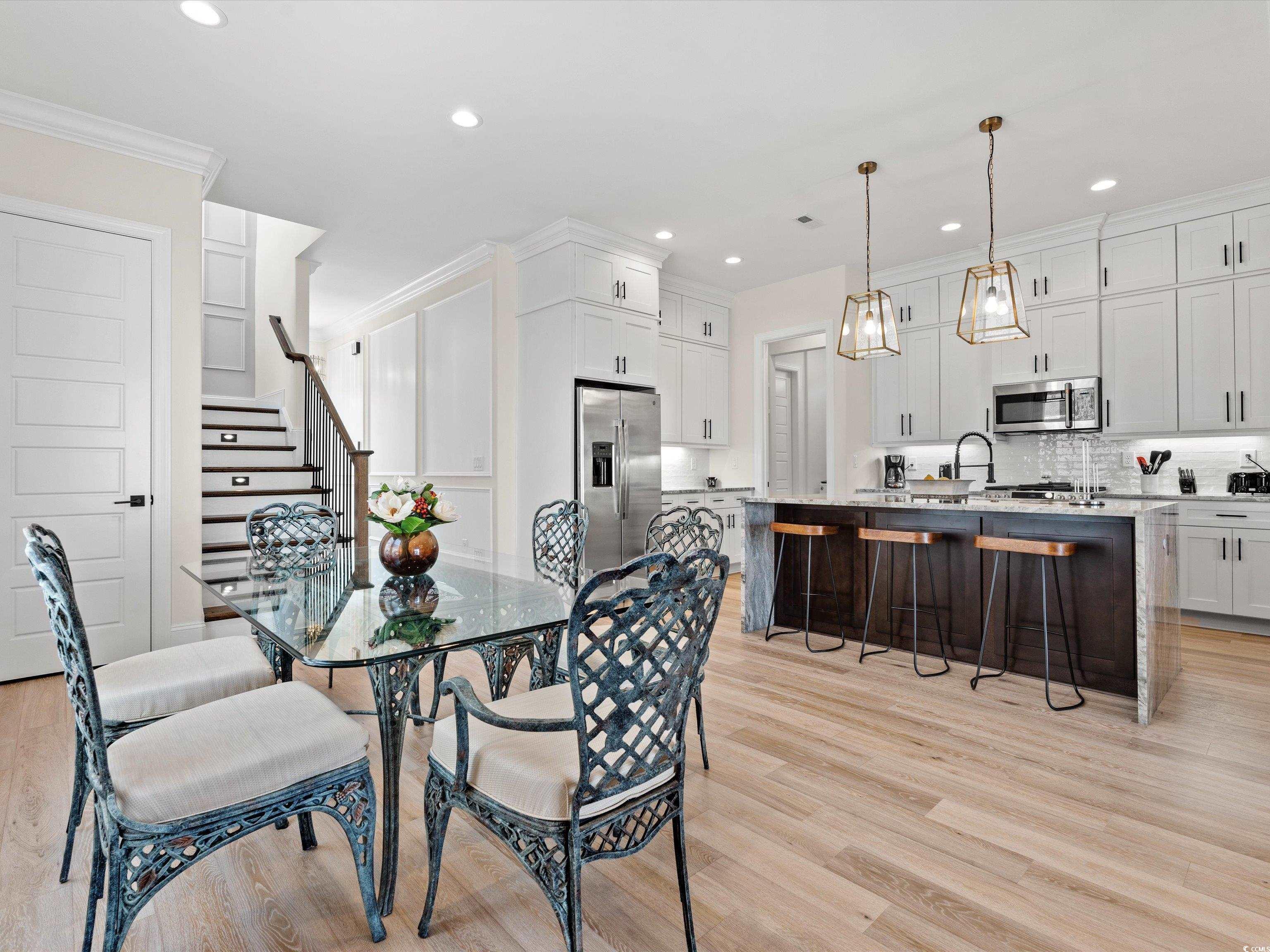 6723 Ocean Breeze Loop Property Photo 13