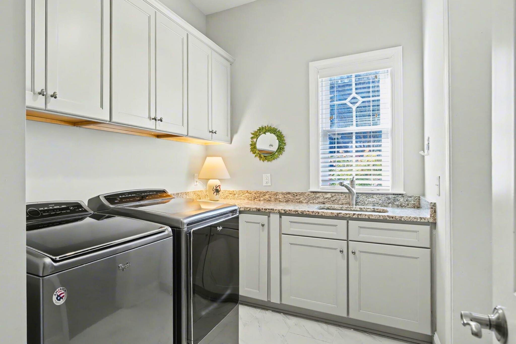 547 Morely Circle Sw Property Photo 34