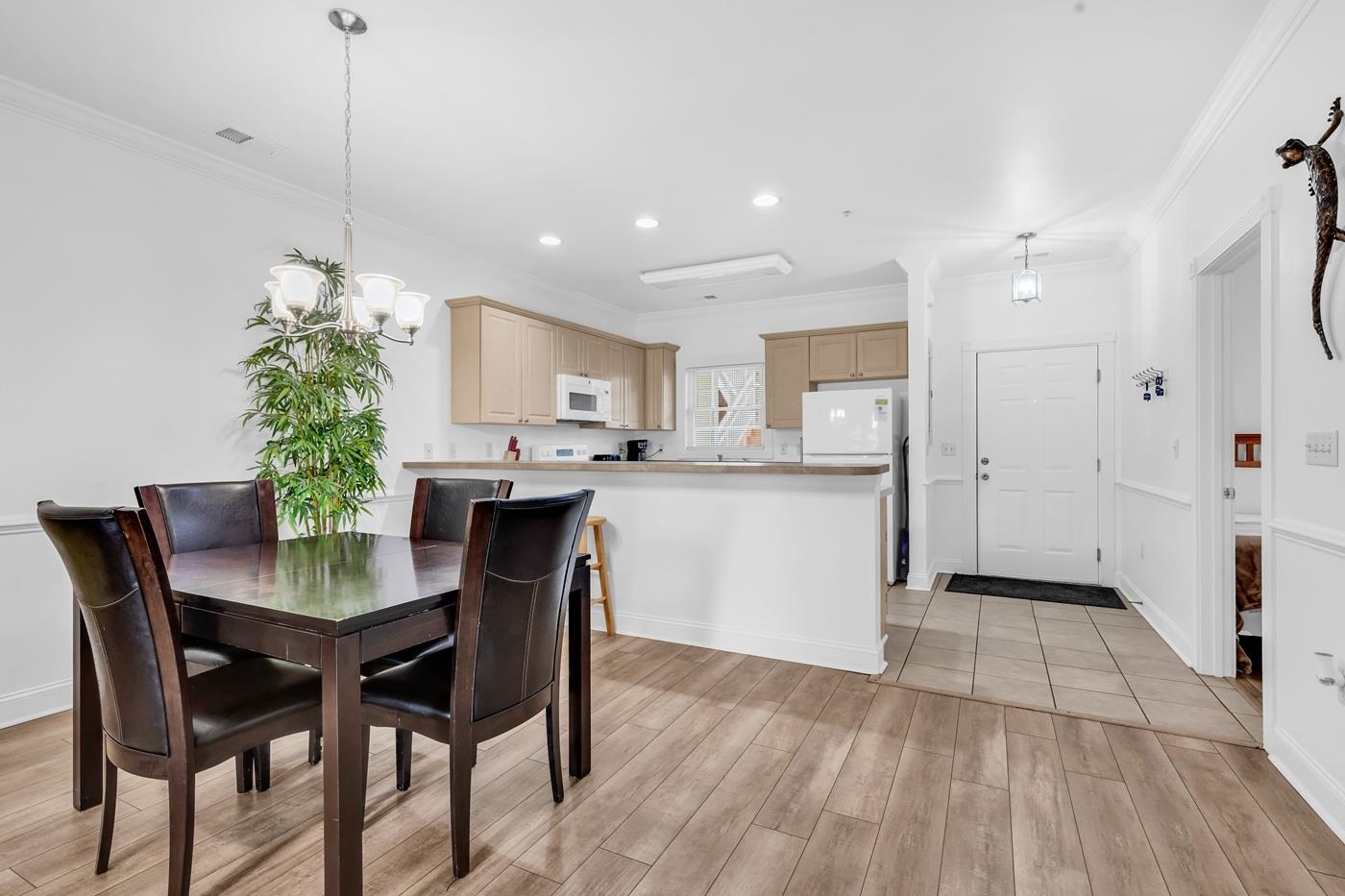 4801 Luster Leaf Circle Property Photo 6