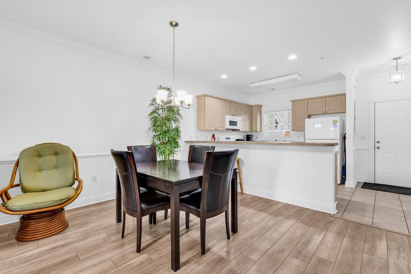 4801 Luster Leaf Circle Property Photo 7