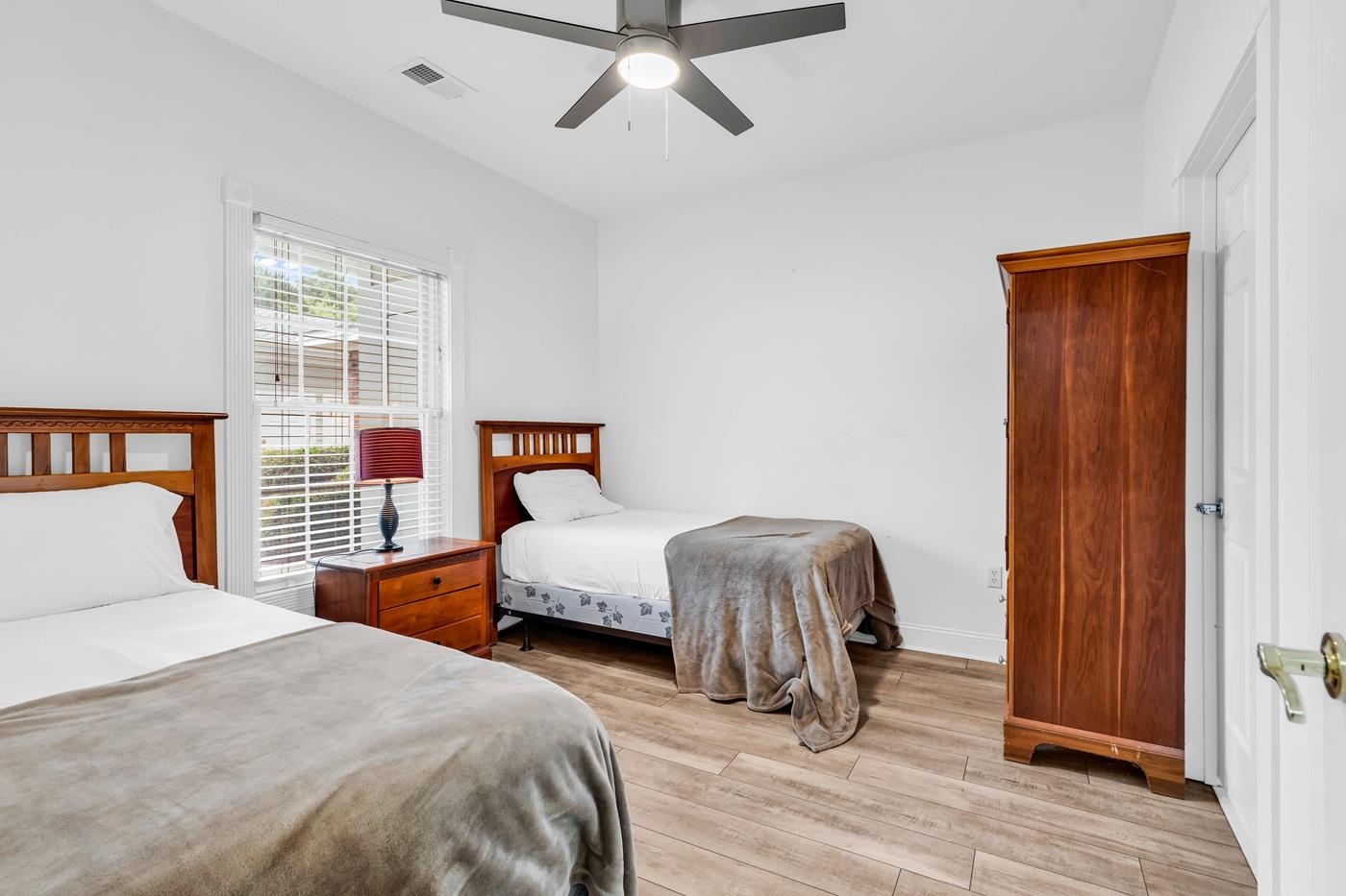 4801 Luster Leaf Circle Property Photo 12