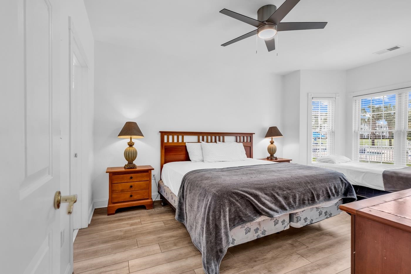 4801 Luster Leaf Circle Property Photo 18
