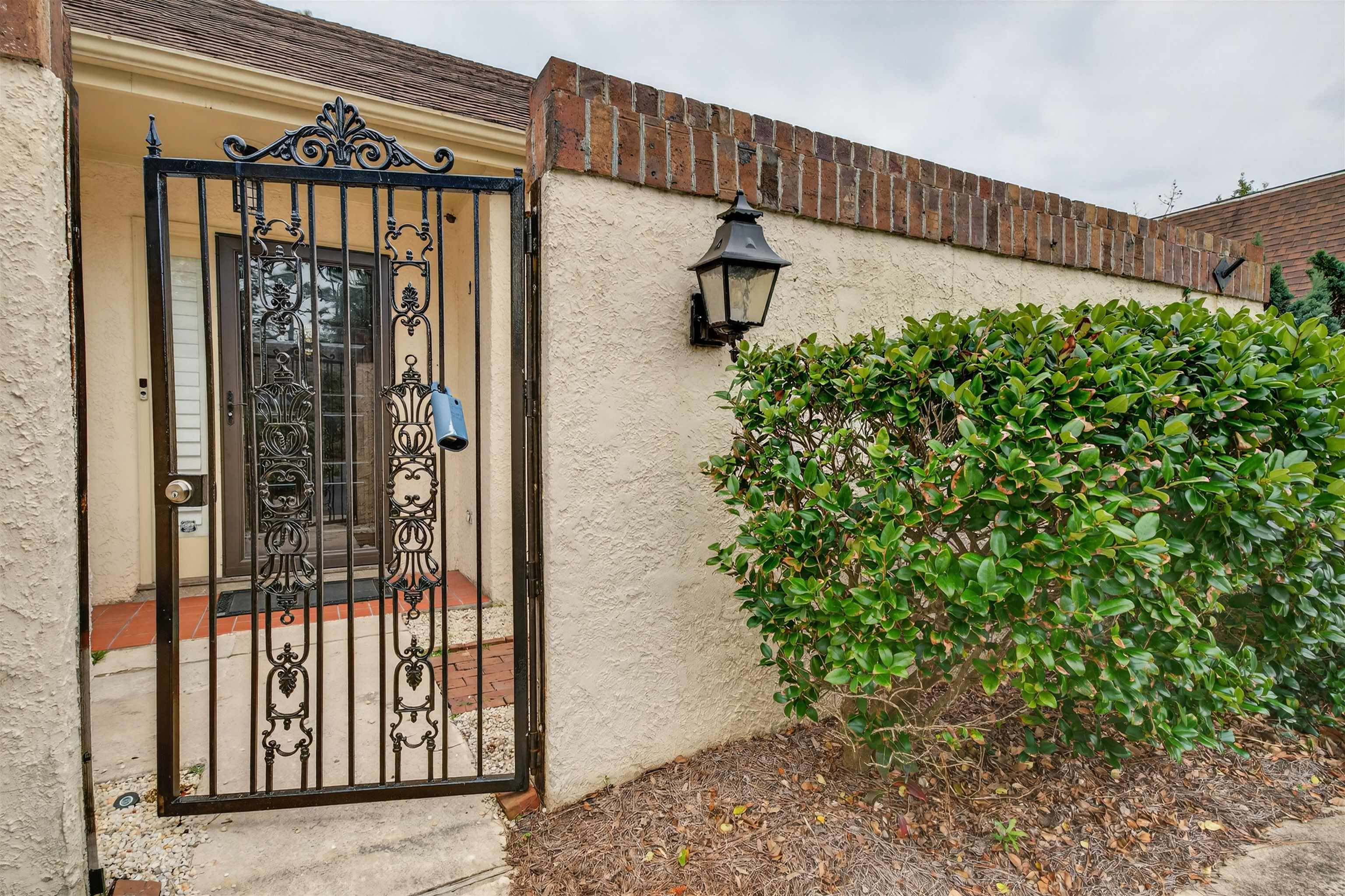 5 San Marks Ct. Property Photo 2
