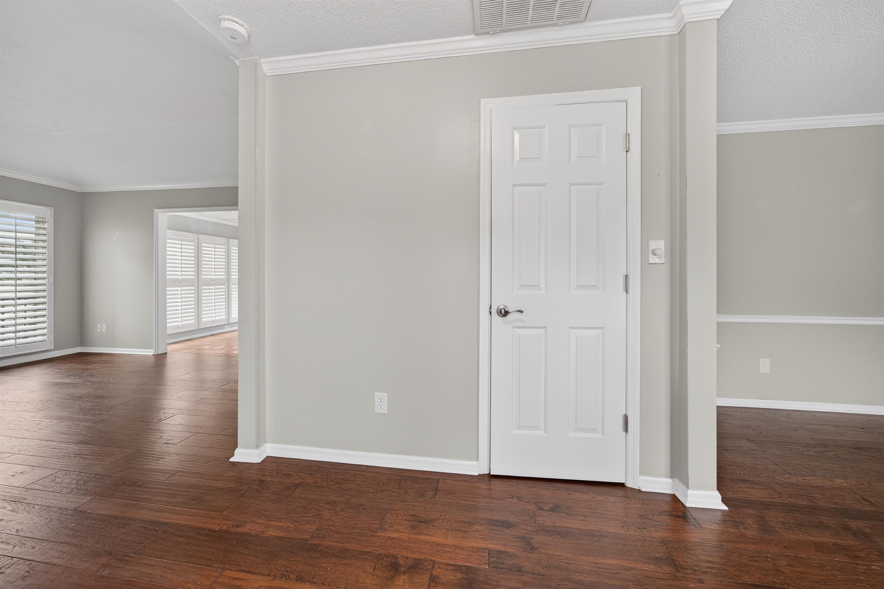 5 San Marks Ct. Property Photo 5