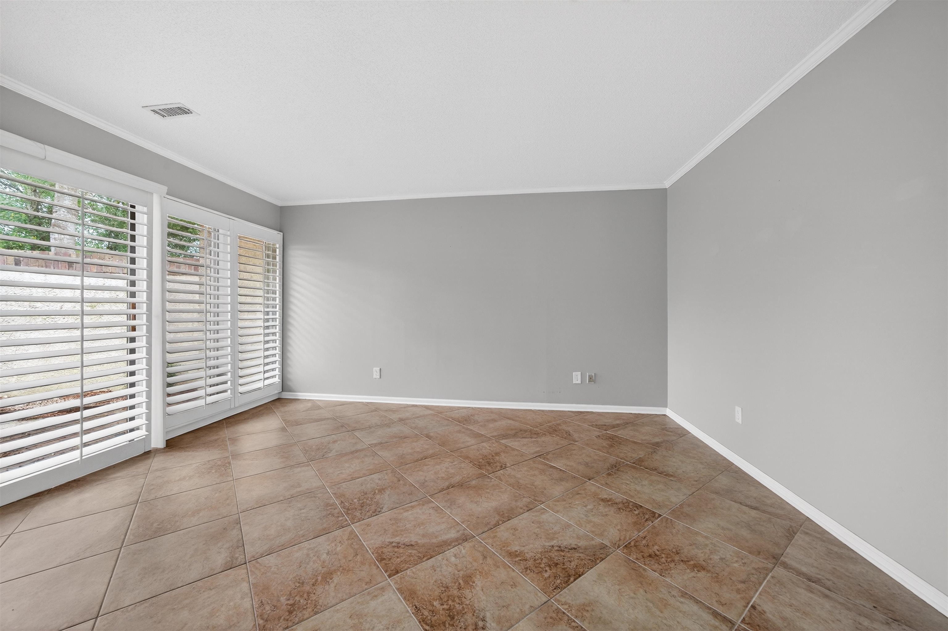 5 San Marks Ct. Property Photo 24