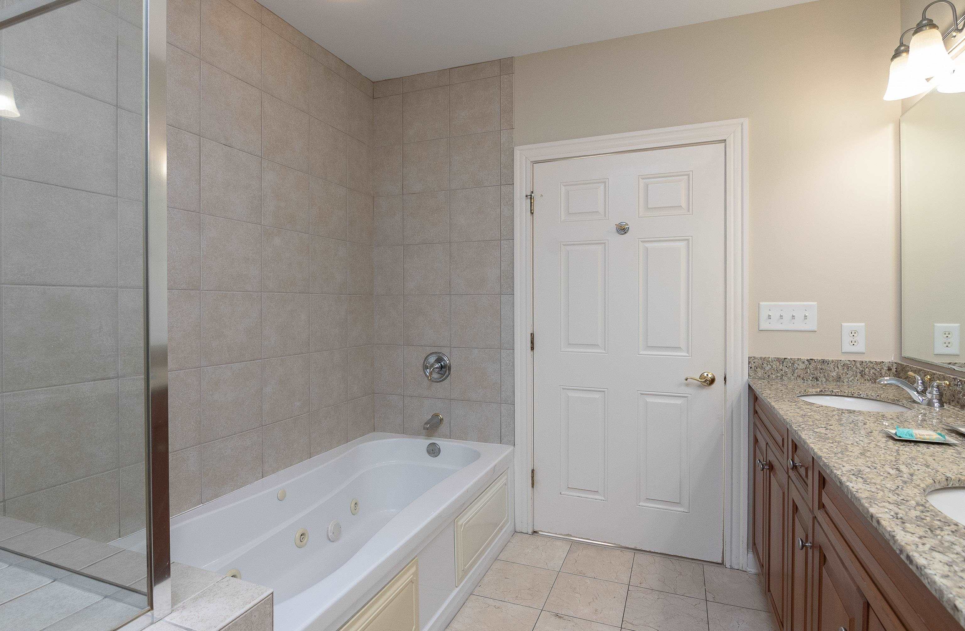 9994 Beach Club Dr. Property Photo 28
