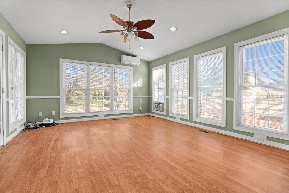410 Devon Rd. Property Photo 20