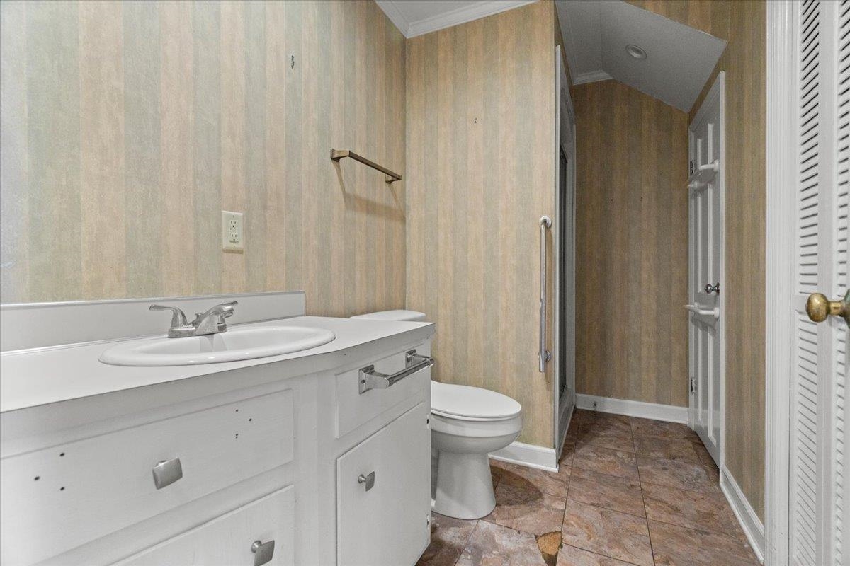 410 Devon Rd. Property Photo 23