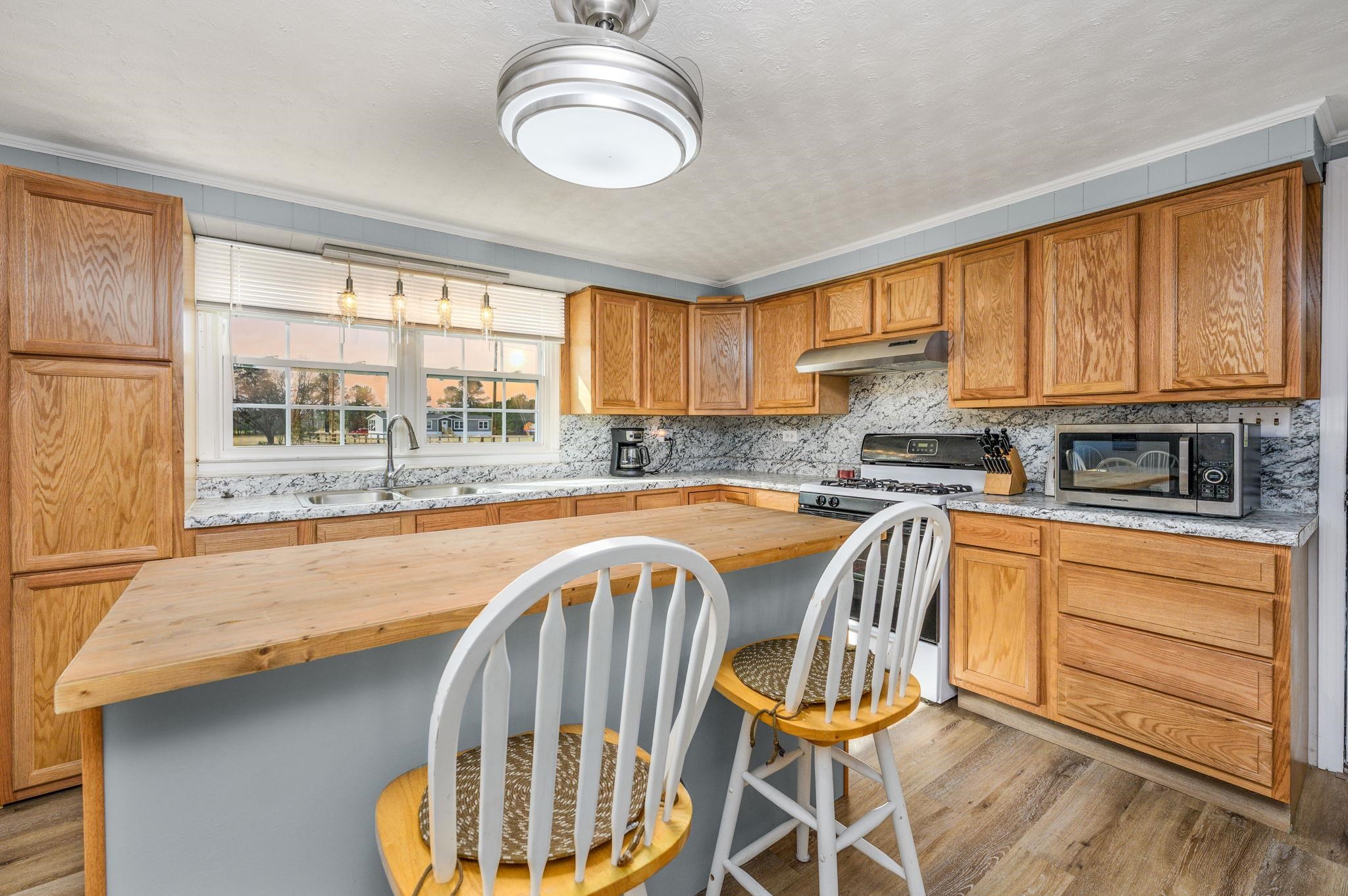 9300 Lake Swamp Rd. Property Photo 5