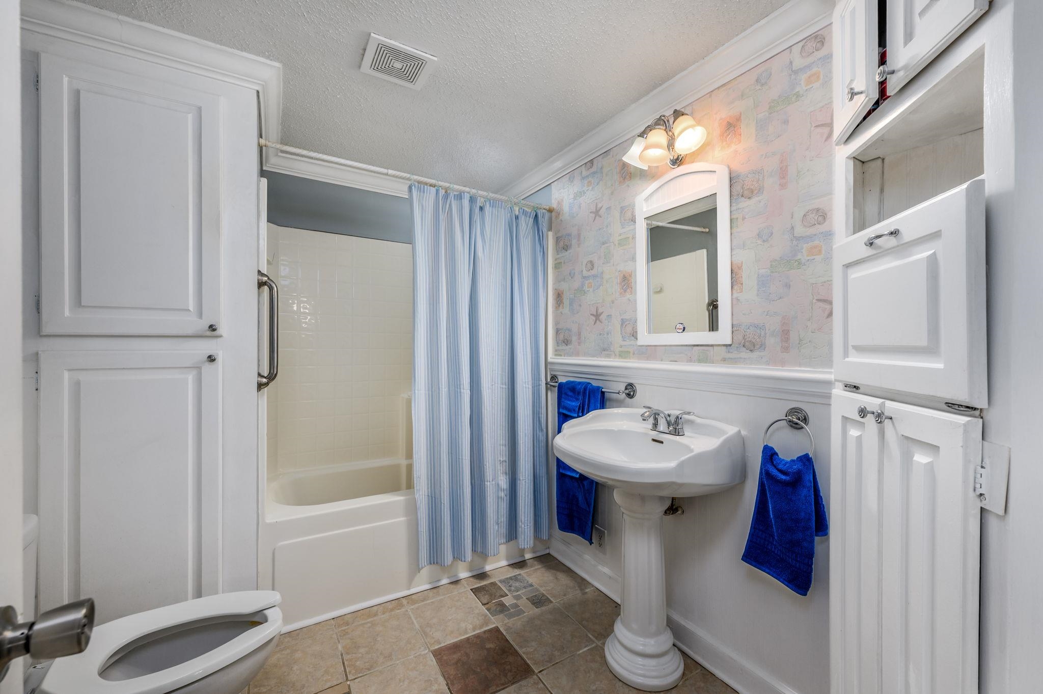9300 Lake Swamp Rd. Property Photo 11