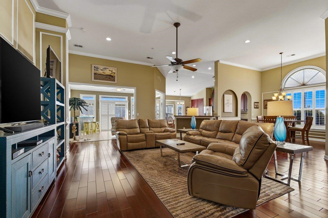 9 Alabaster Ct. Property Photo 3