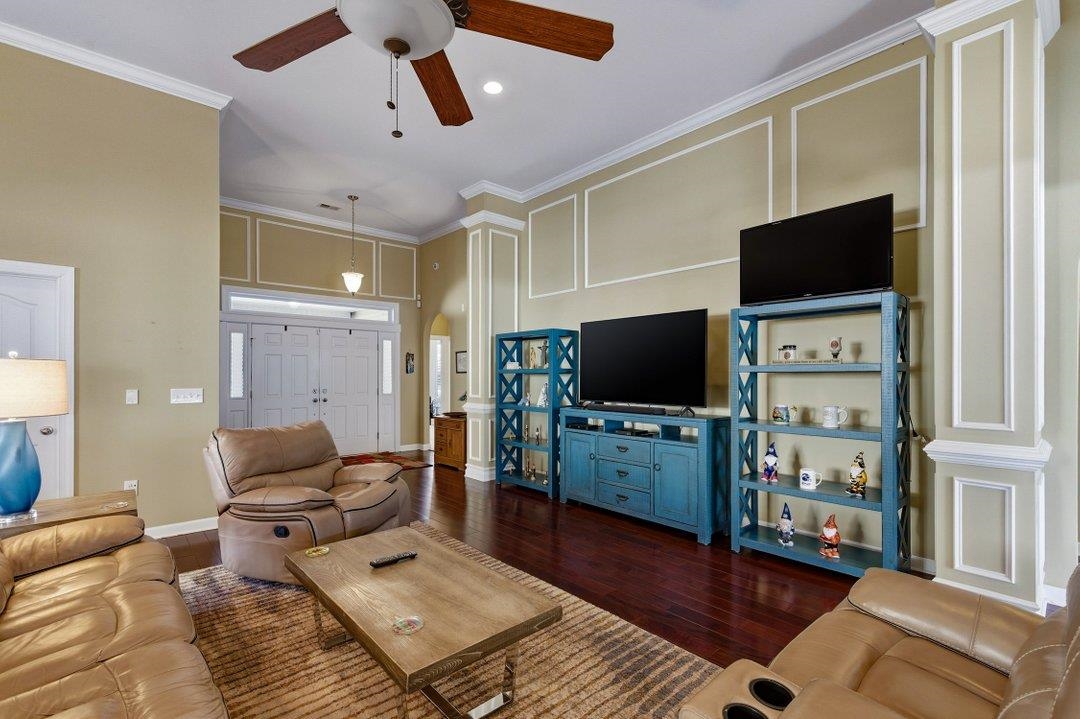 9 Alabaster Ct. Property Photo 4