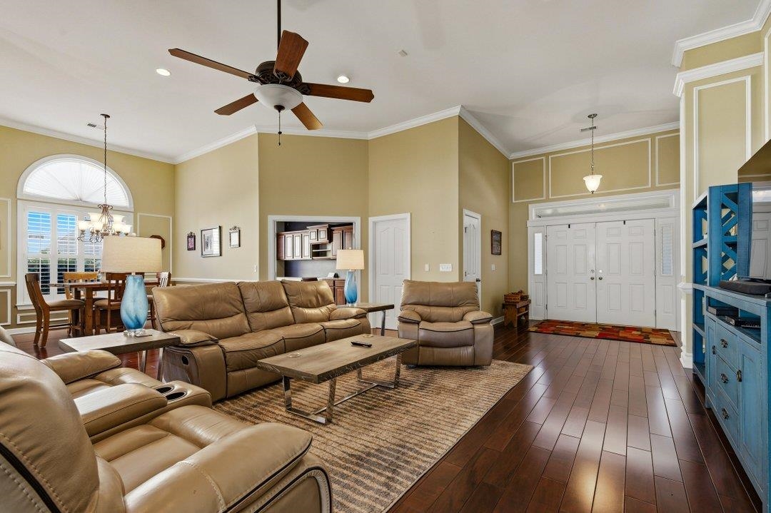 9 Alabaster Ct. Property Photo 6