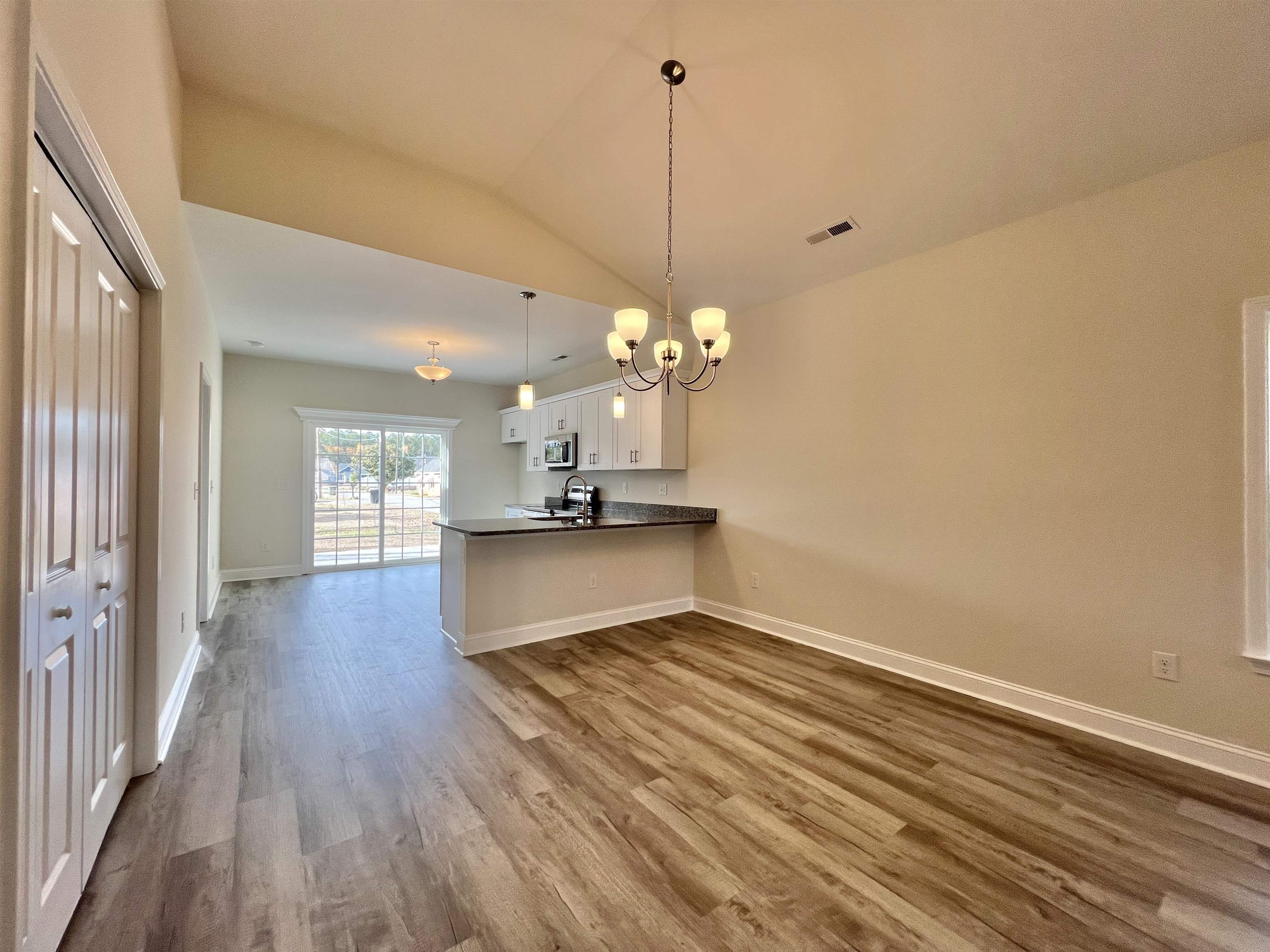 1211 Cherry St. Property Photo 3