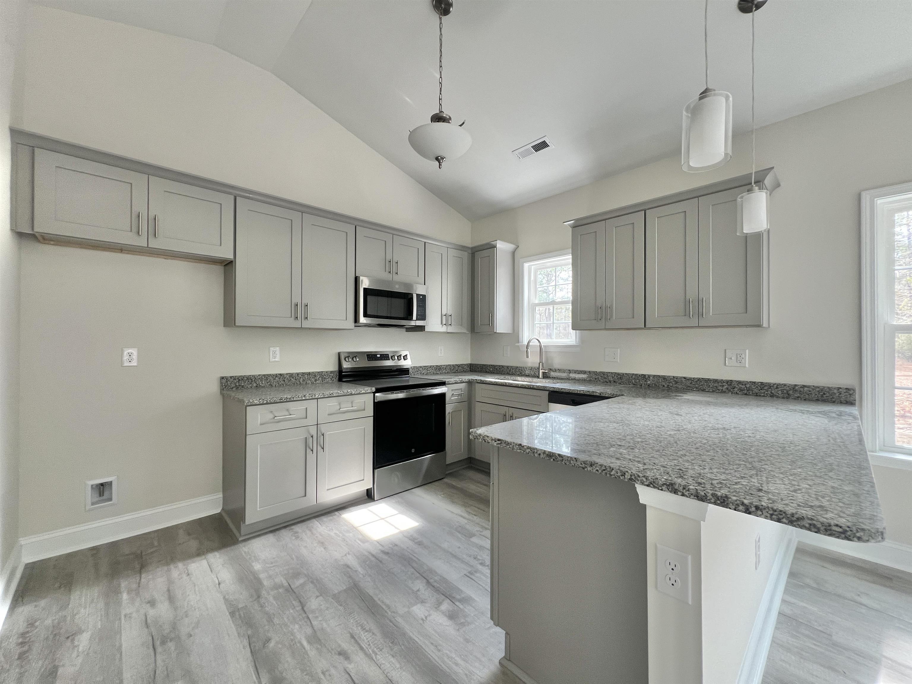 1025 Flag Patch Rd. Property Photo 5