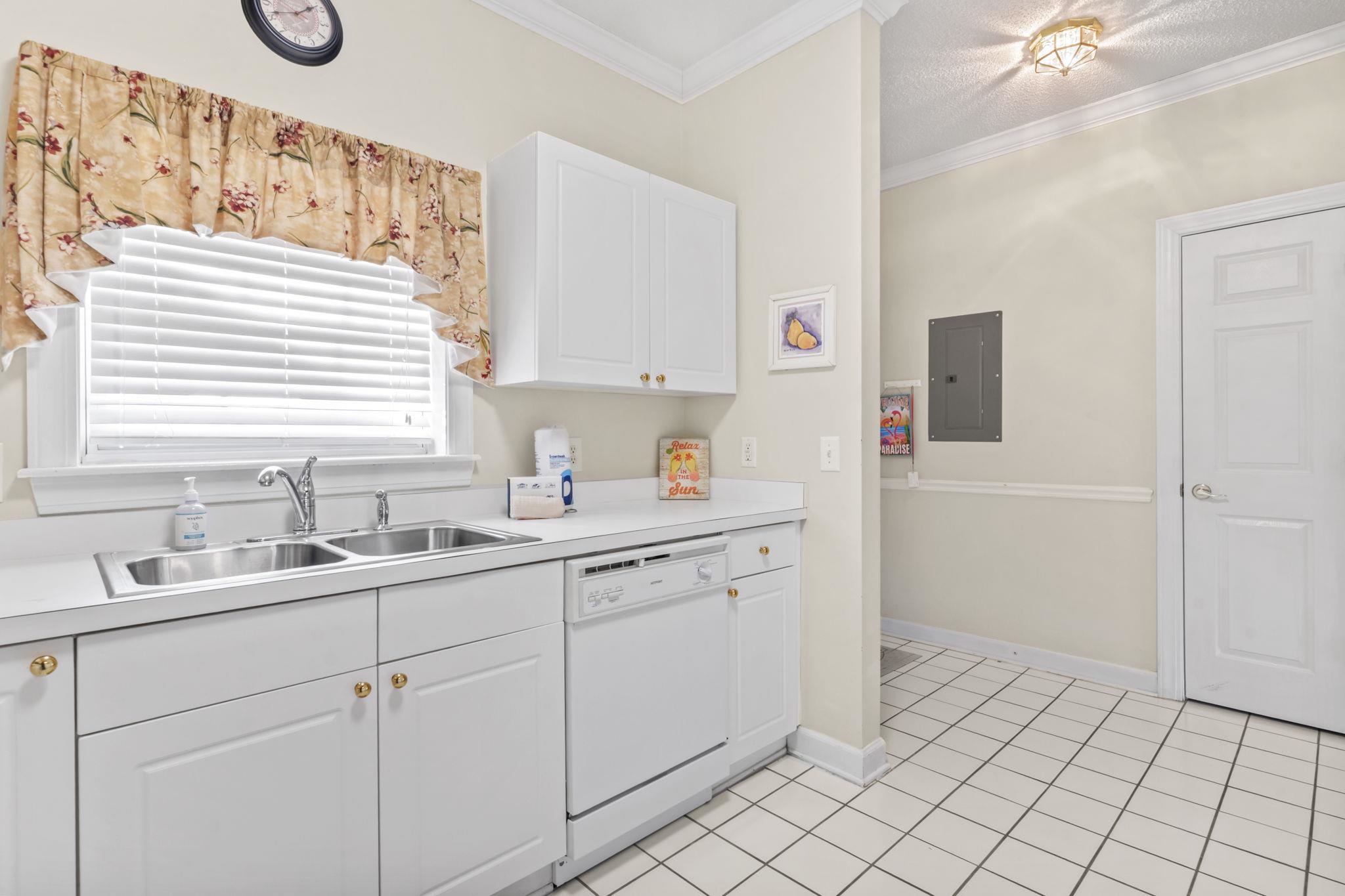5750 Oyster Catcher Dr. Property Photo 3
