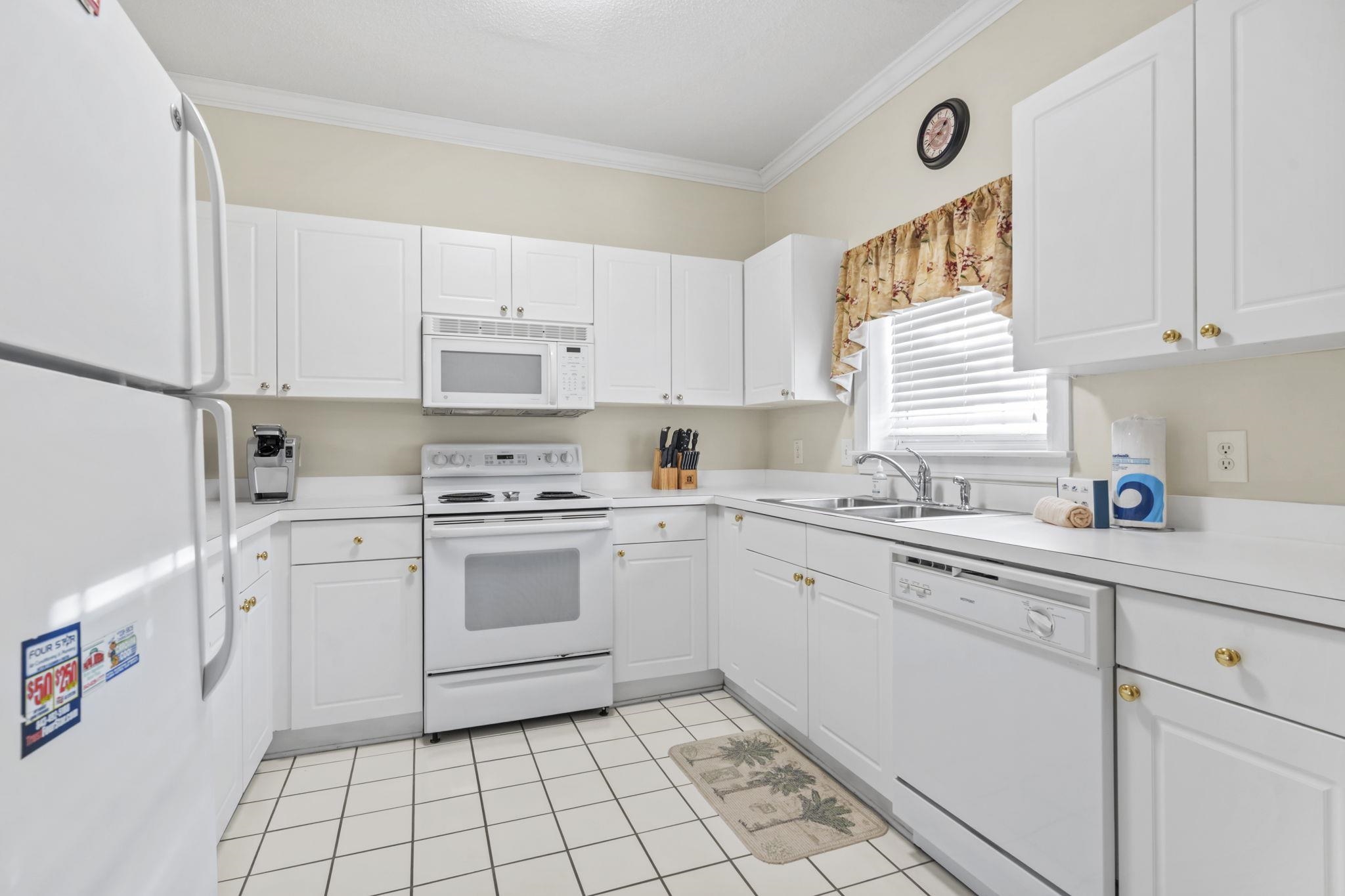 5750 Oyster Catcher Dr. Property Photo 4