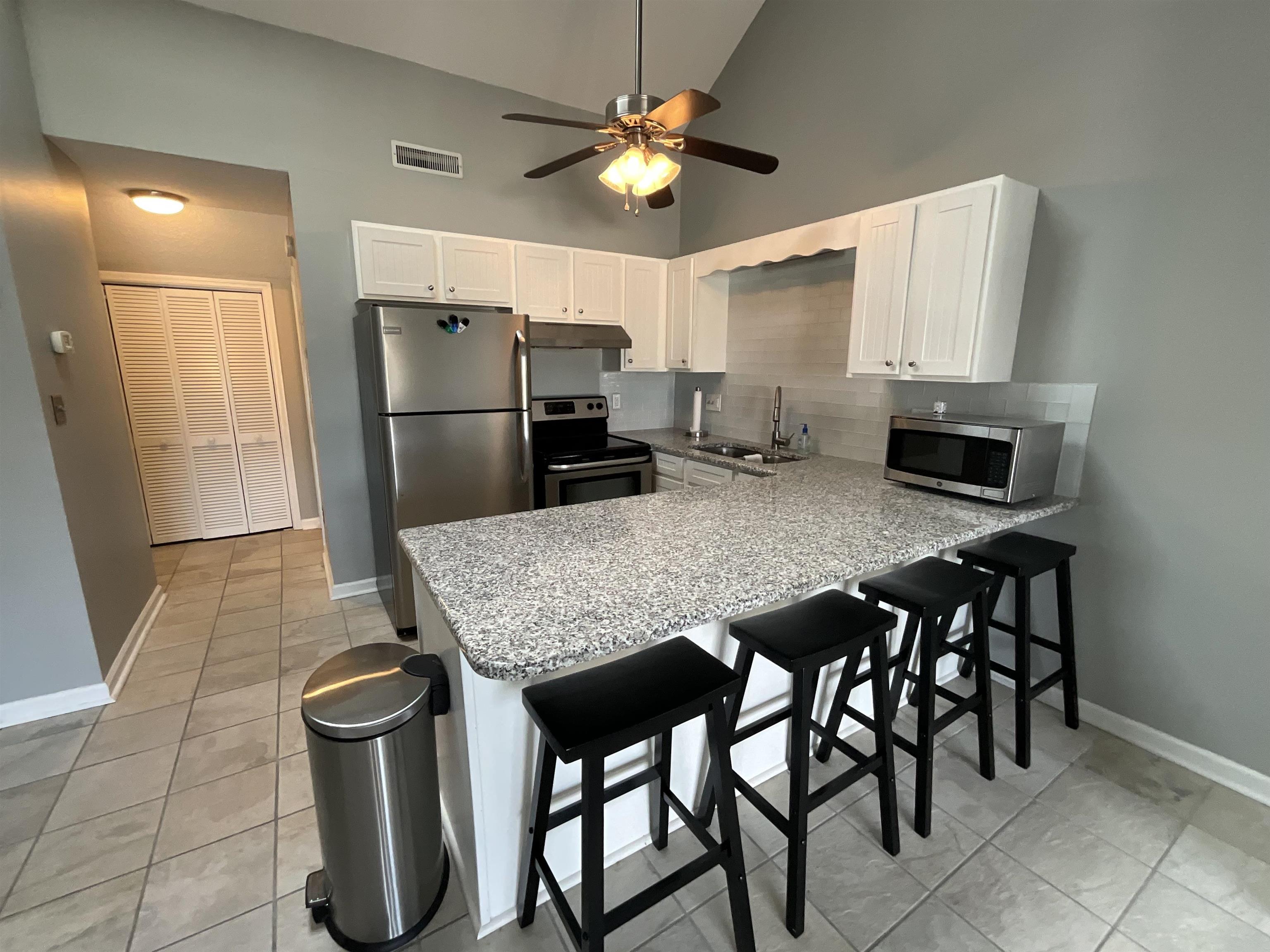 1880 Colony Dr. Property Photo 4