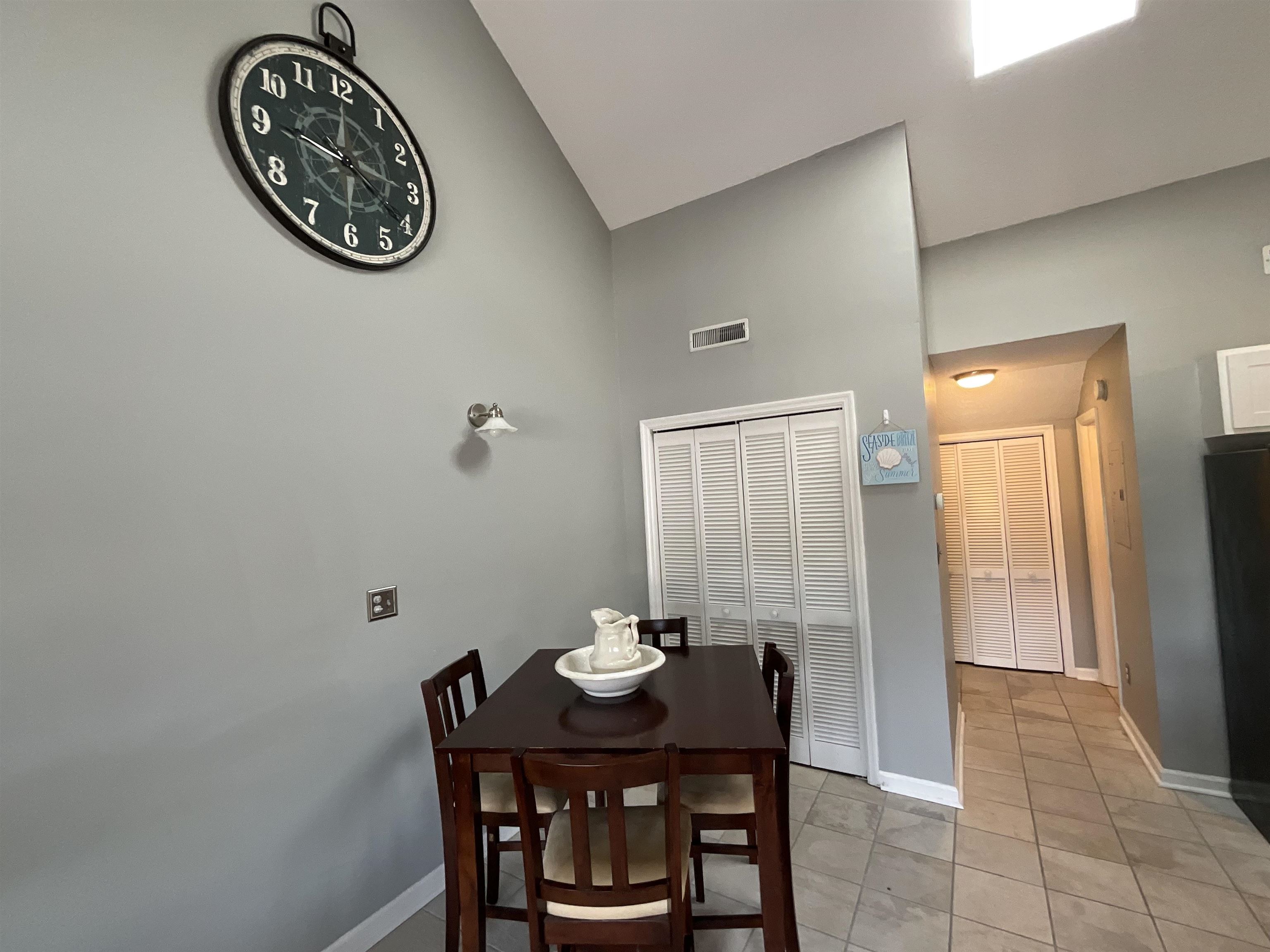 1880 Colony Dr. Property Photo 6