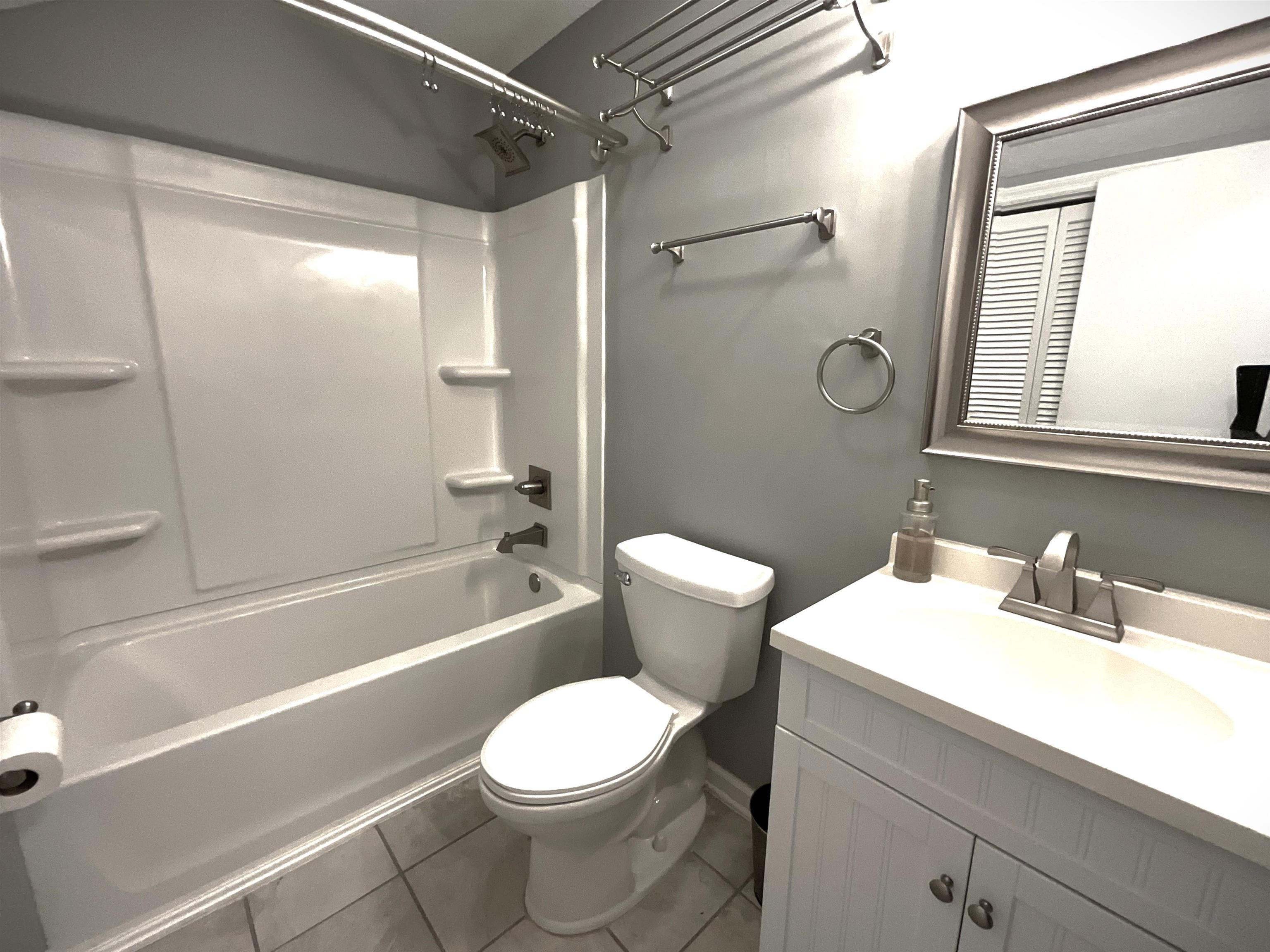 1880 Colony Dr. Property Photo 9