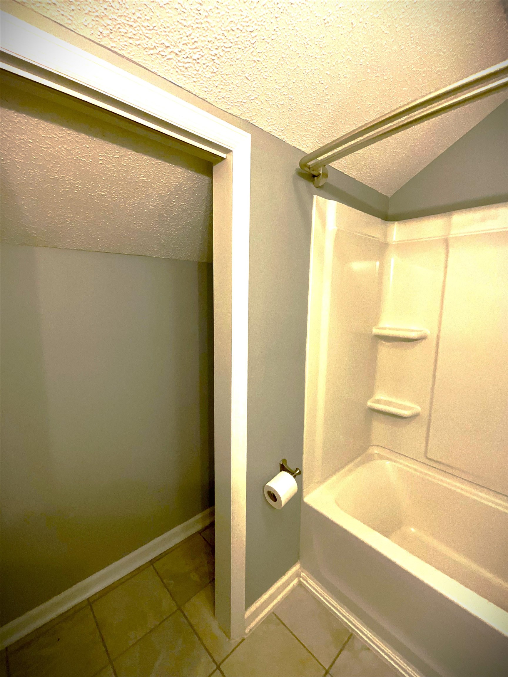 1880 Colony Dr. Property Photo 10
