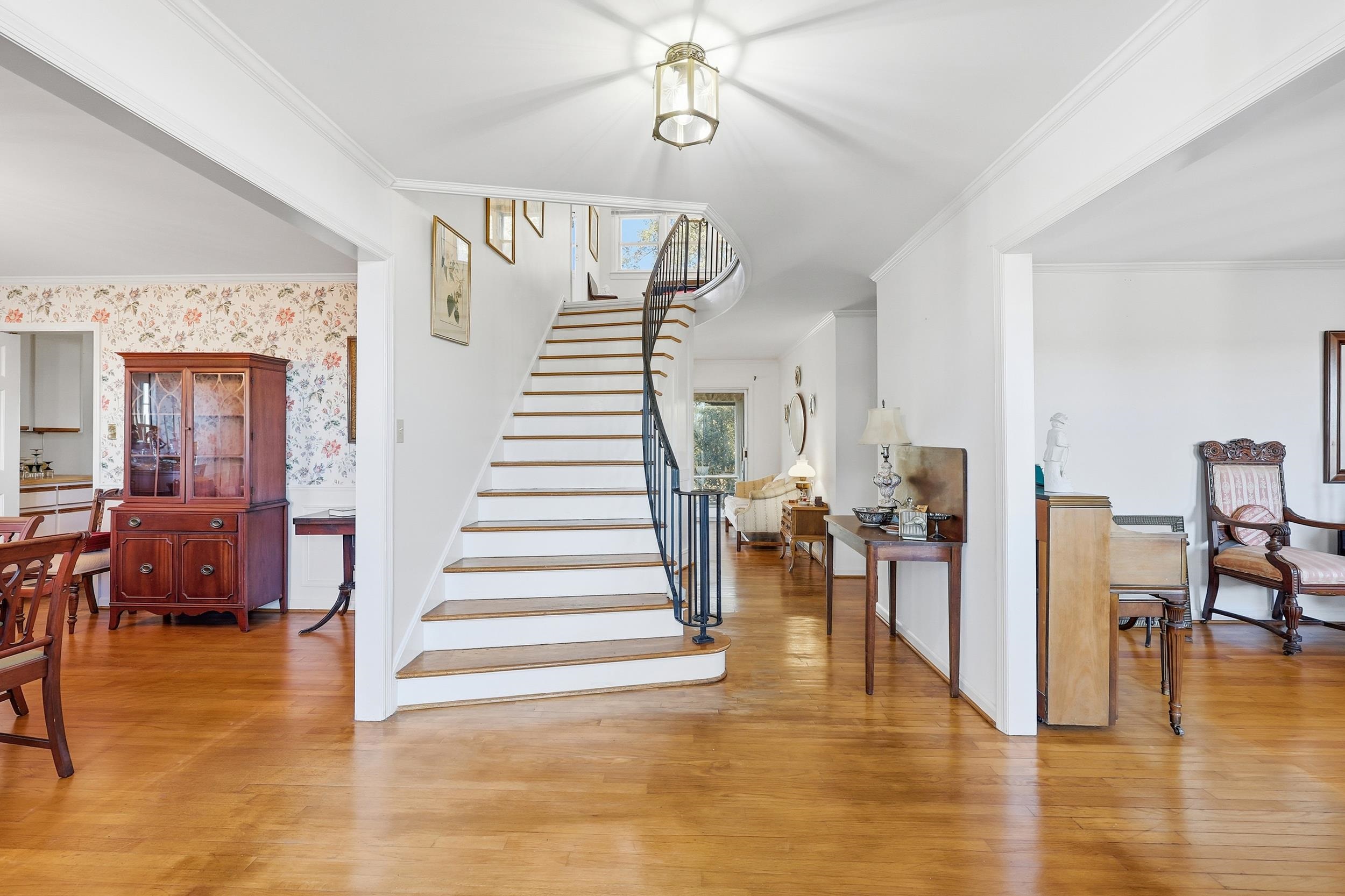 613 Cypress Ct. Property Photo 3