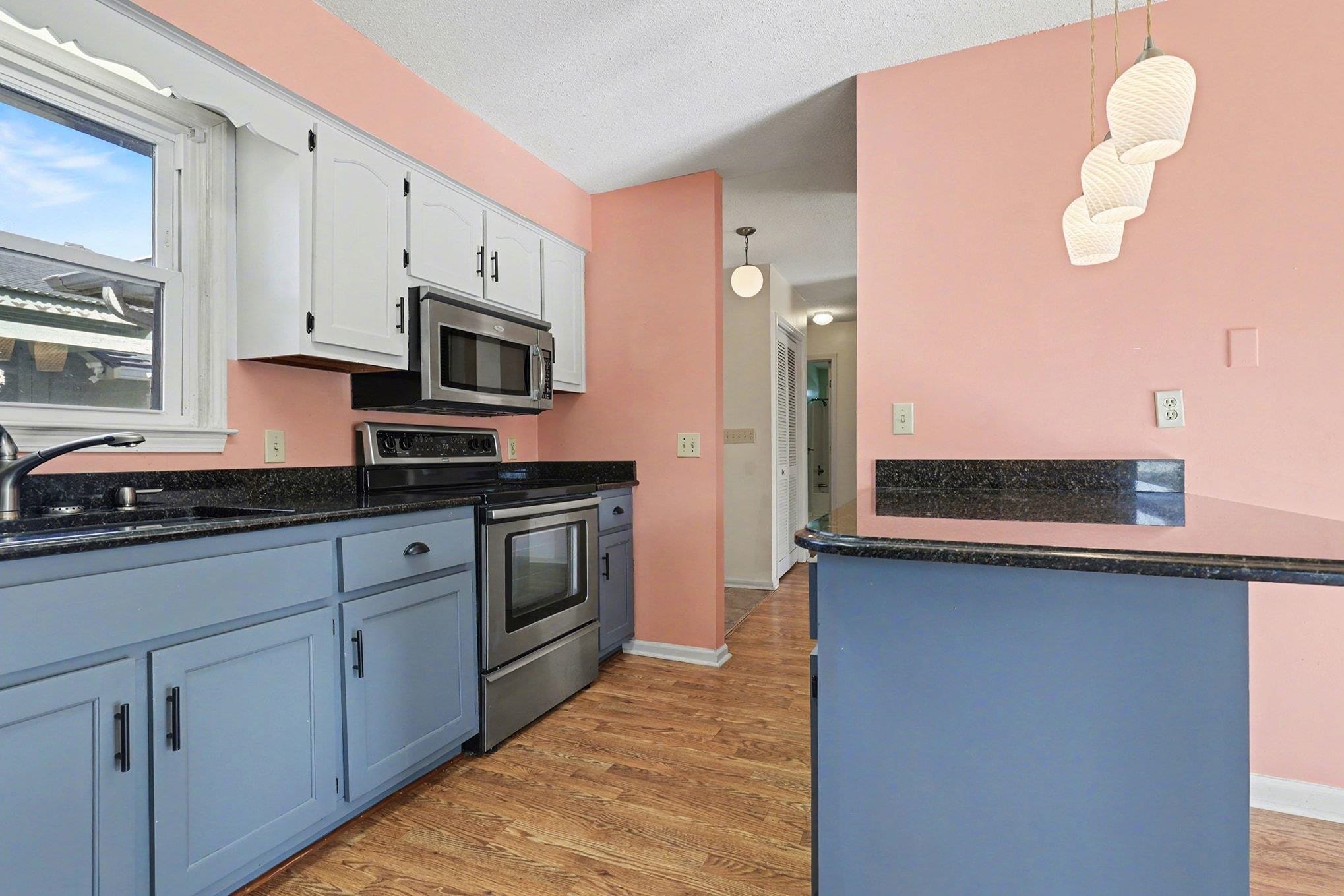 718 Live Oak Dr. Property Photo 4