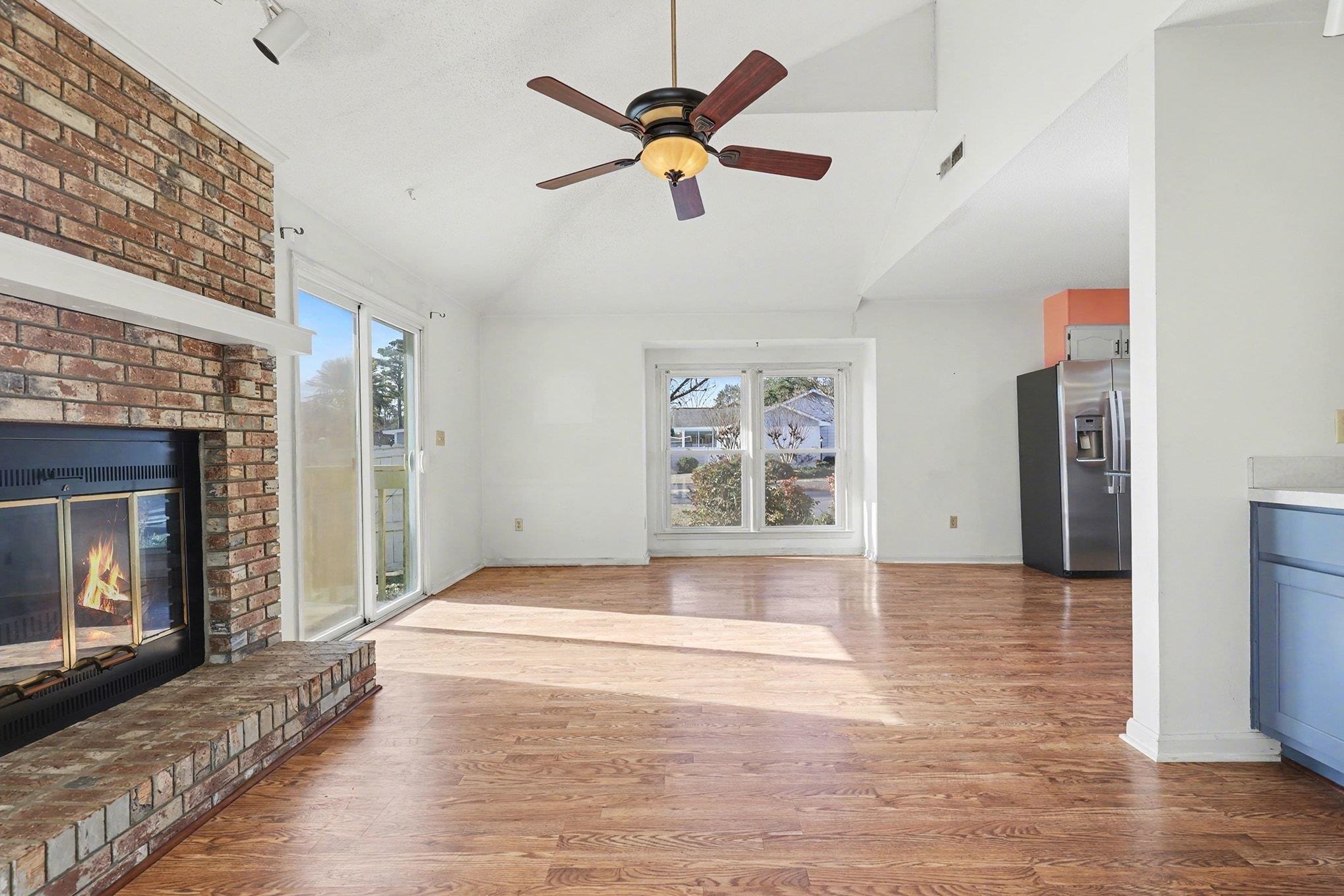 718 Live Oak Dr. Property Photo 10