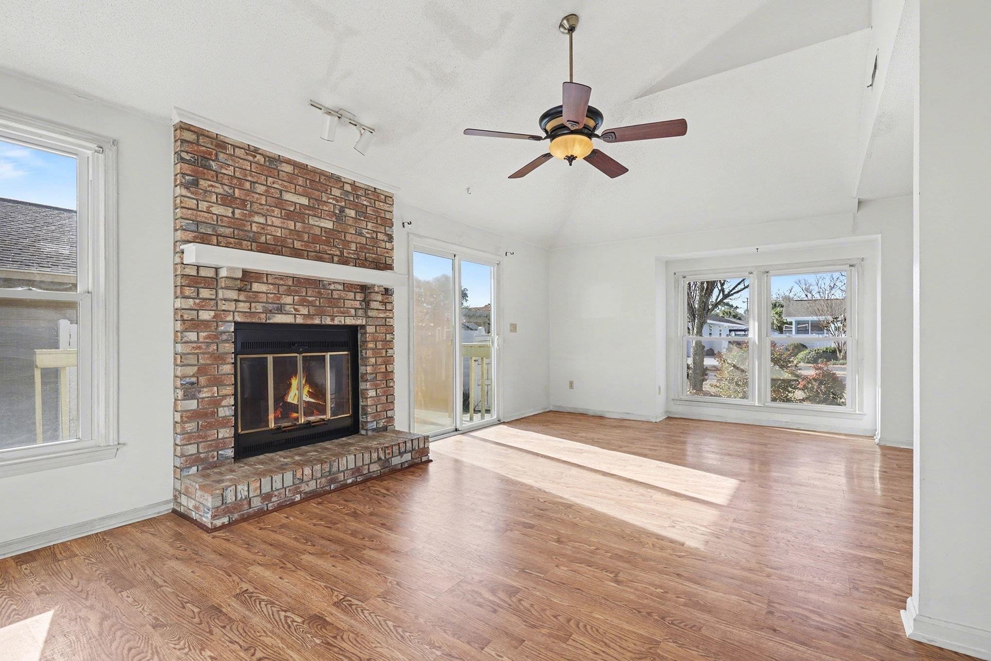 718 Live Oak Dr. Property Photo 11