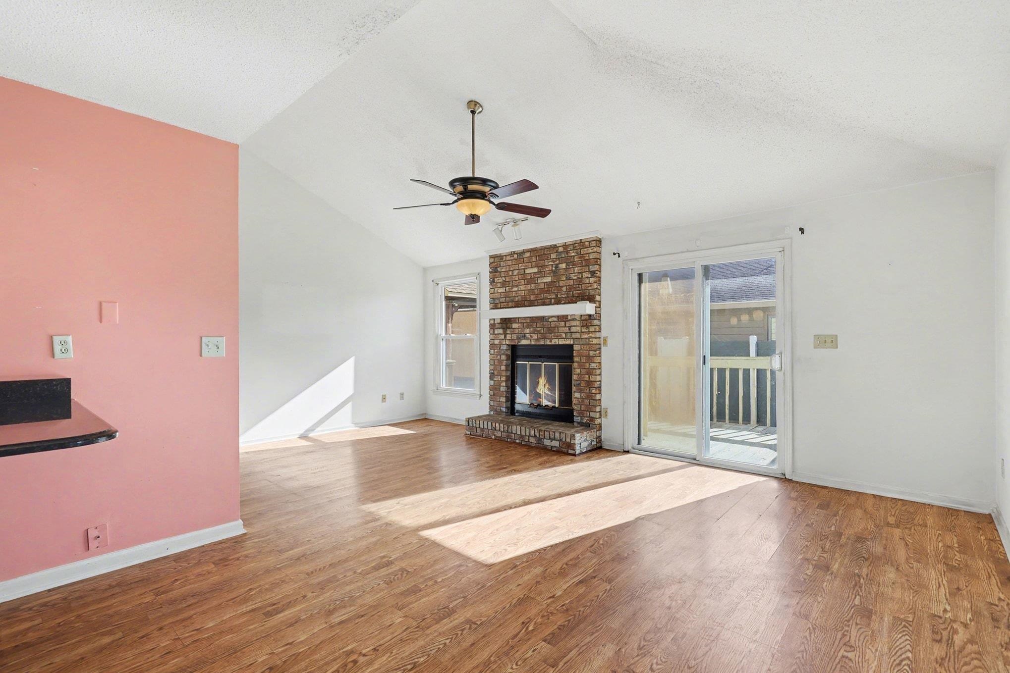 718 Live Oak Dr. Property Photo 14