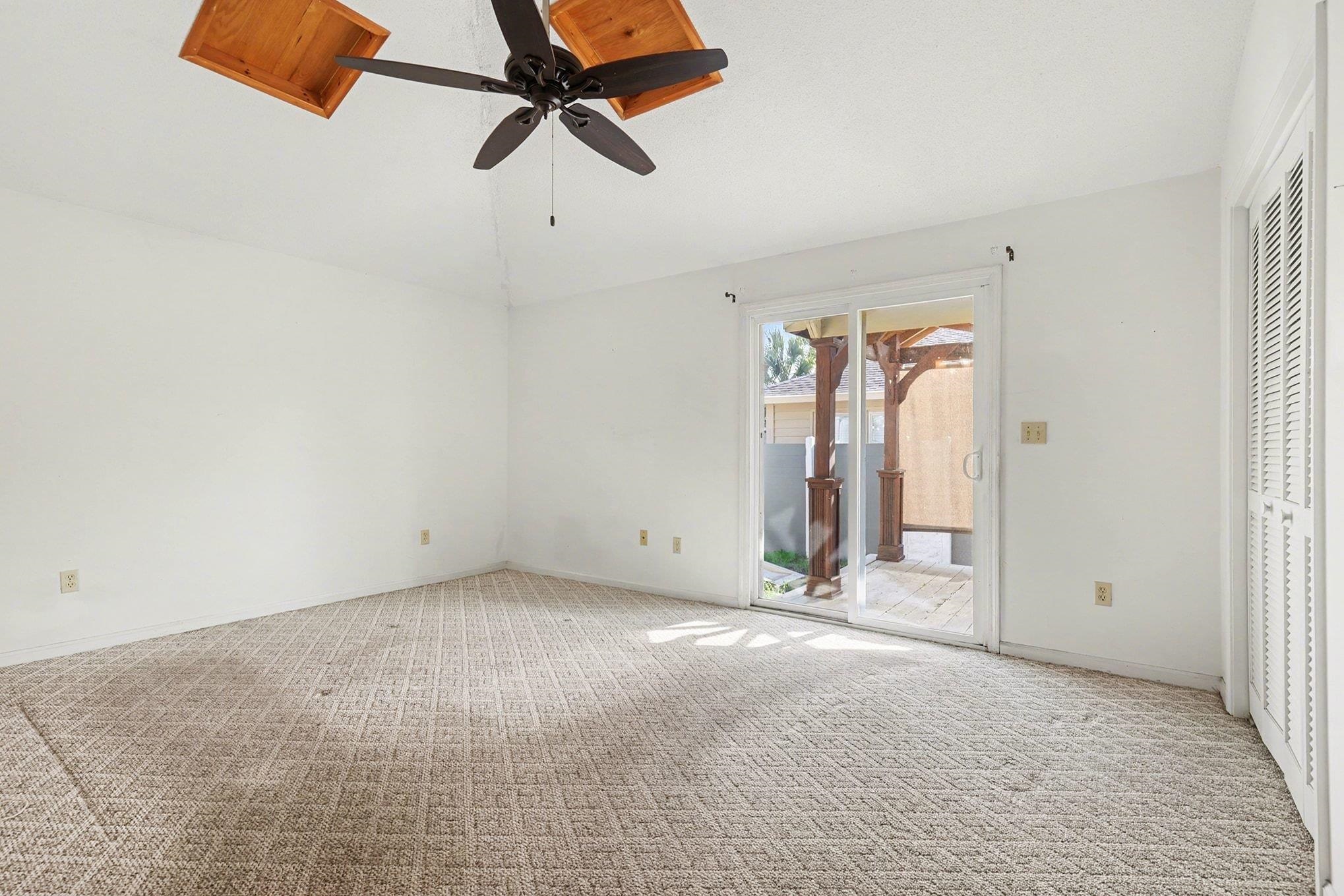 718 Live Oak Dr. Property Photo 17