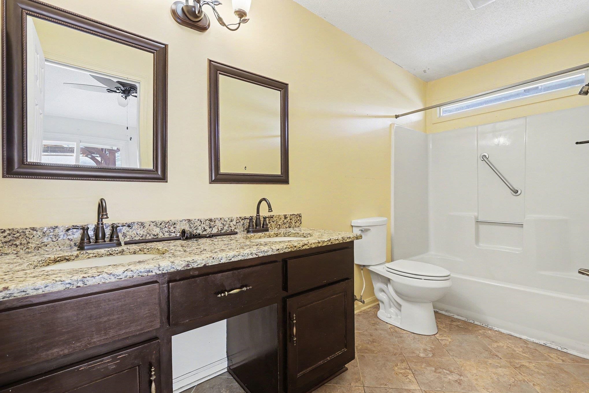 718 Live Oak Dr. Property Photo 22