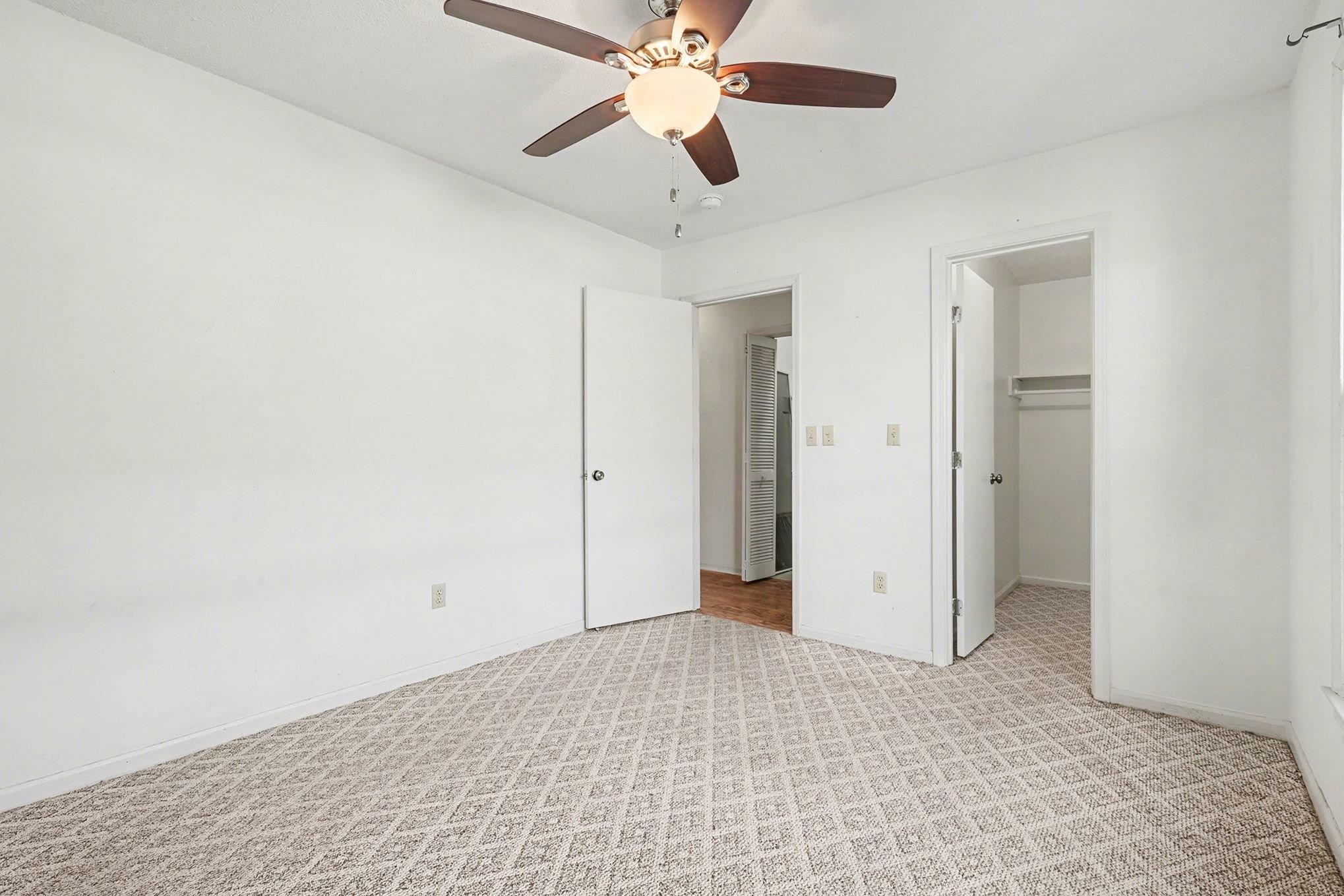 718 Live Oak Dr. Property Photo 23