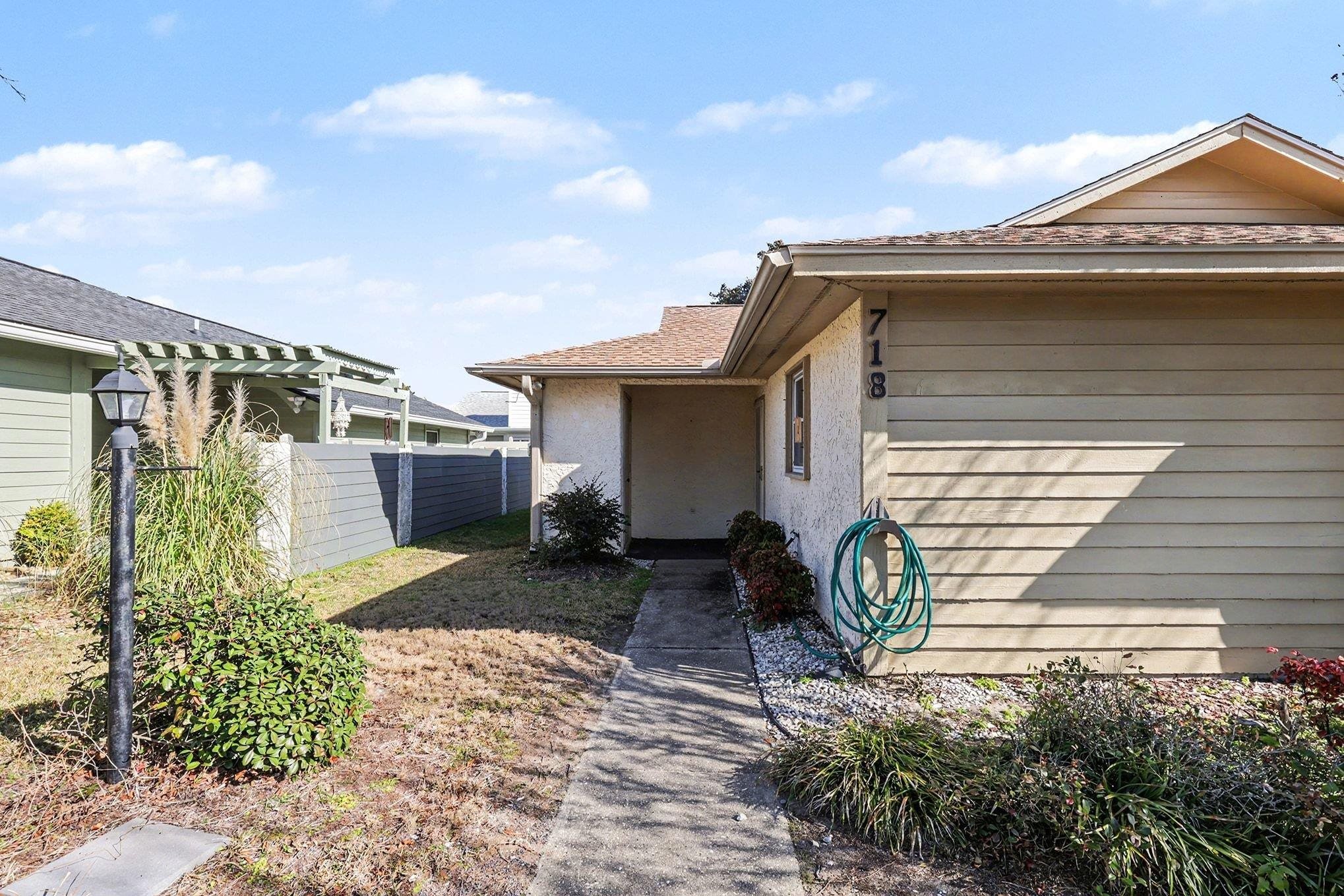 718 Live Oak Dr. Property Photo 31